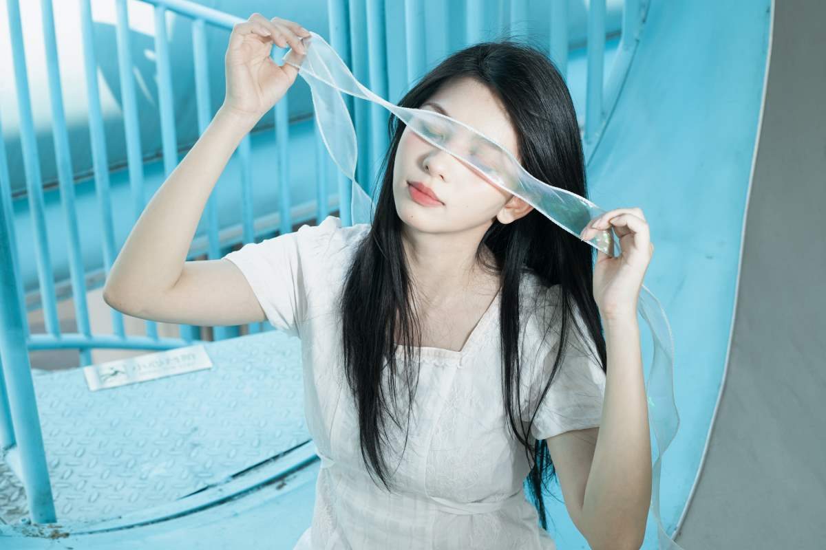 [YITUYU艺图语]2025.06.02 误入一场梦幻的蓝色秘境 曲奇_ 预览图 - 2