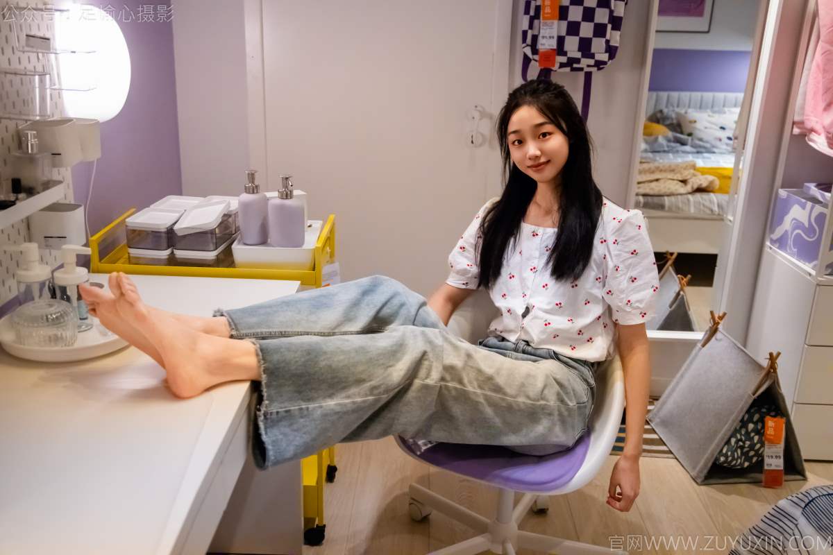 足愉心 NO.012 奶芙（搭配：碎花衬衫、牛仔长裤、运动鞋、白色棉袜、裸足） 预览图 - 2