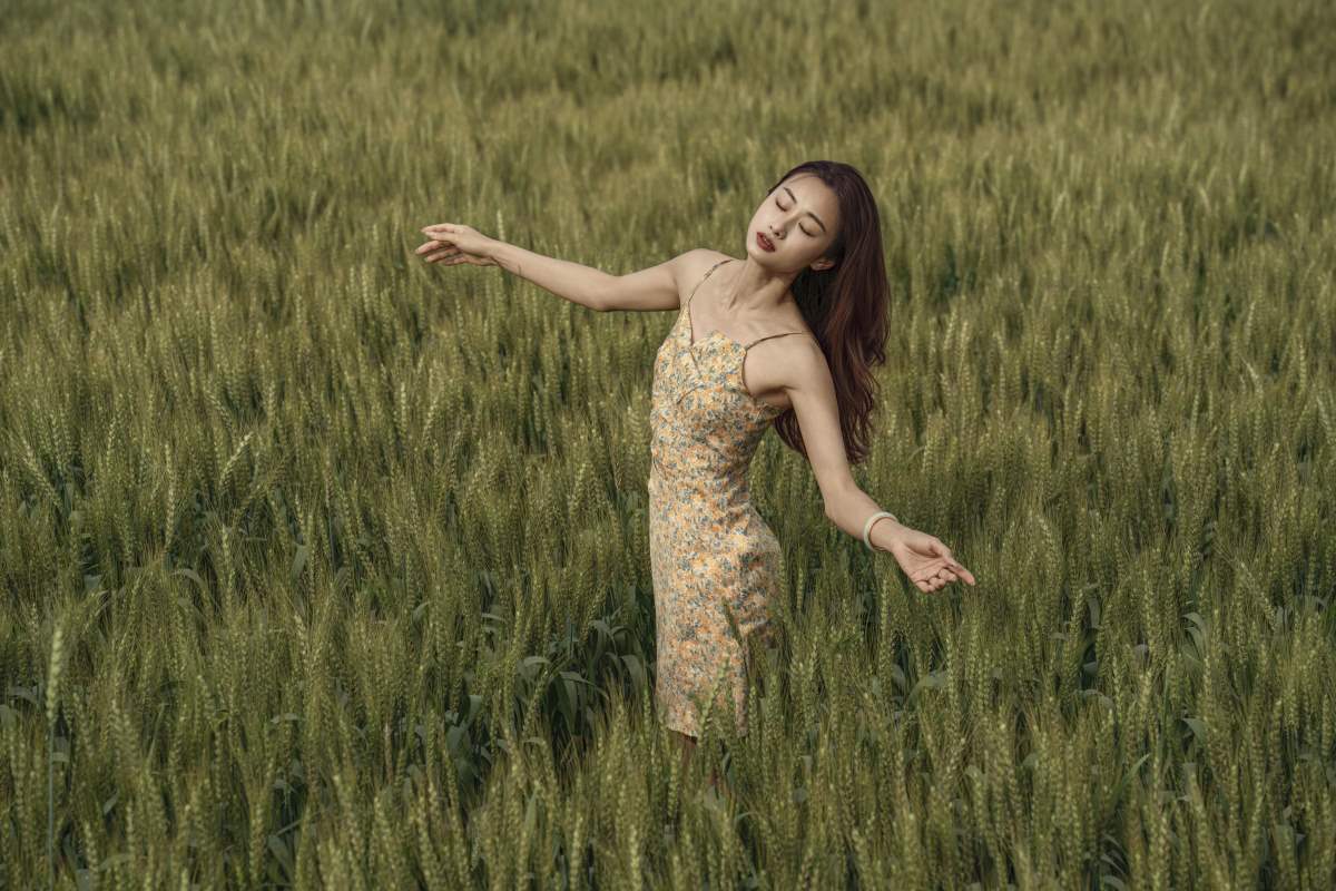 [YITUYU艺图语]2025.06.03 麦田里的守望者 邹雪 预览图 - 2