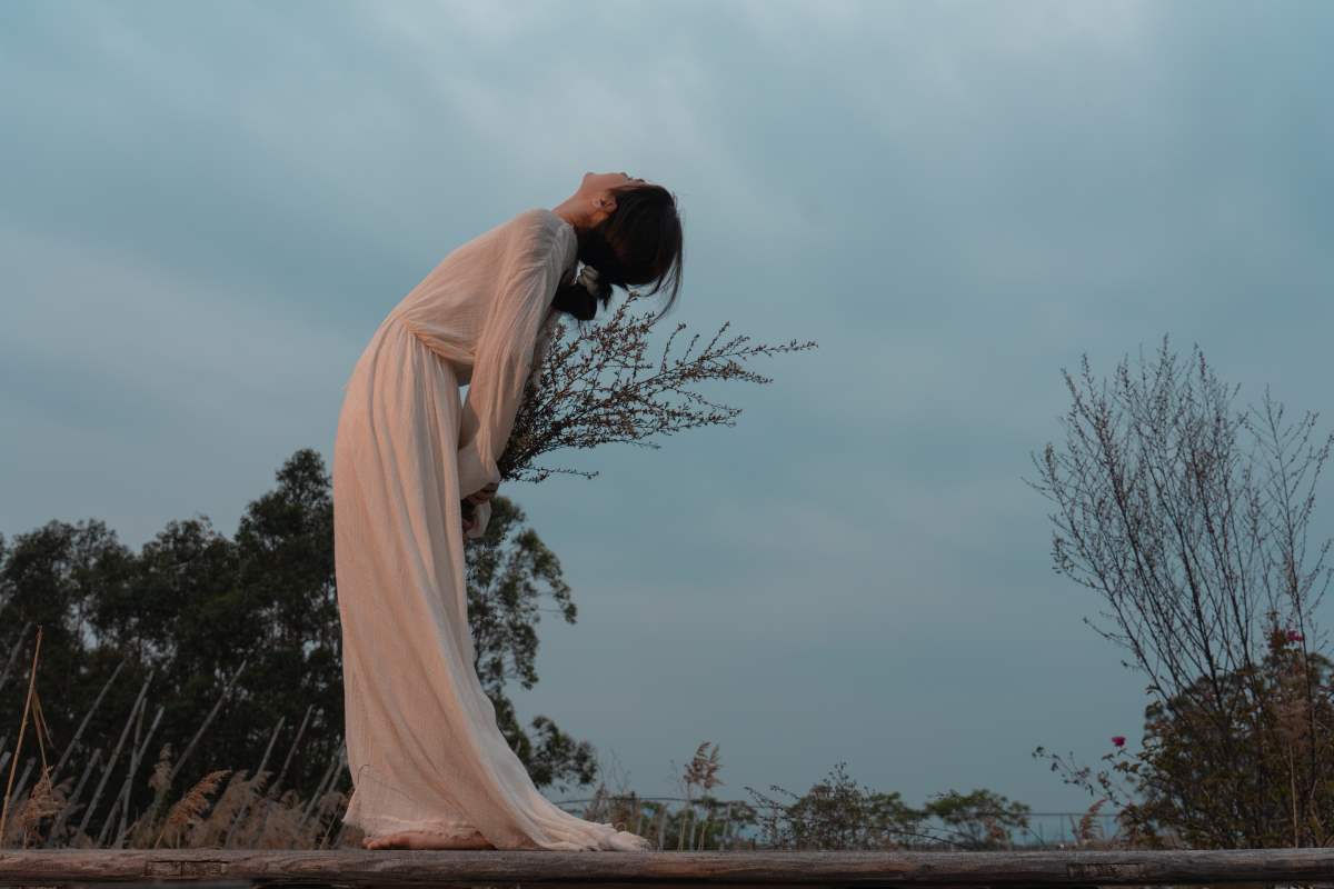 [YITUYU艺图语]2025.06.03 裙摆漫过时光的碎痕 小雨天气 预览图 - 2