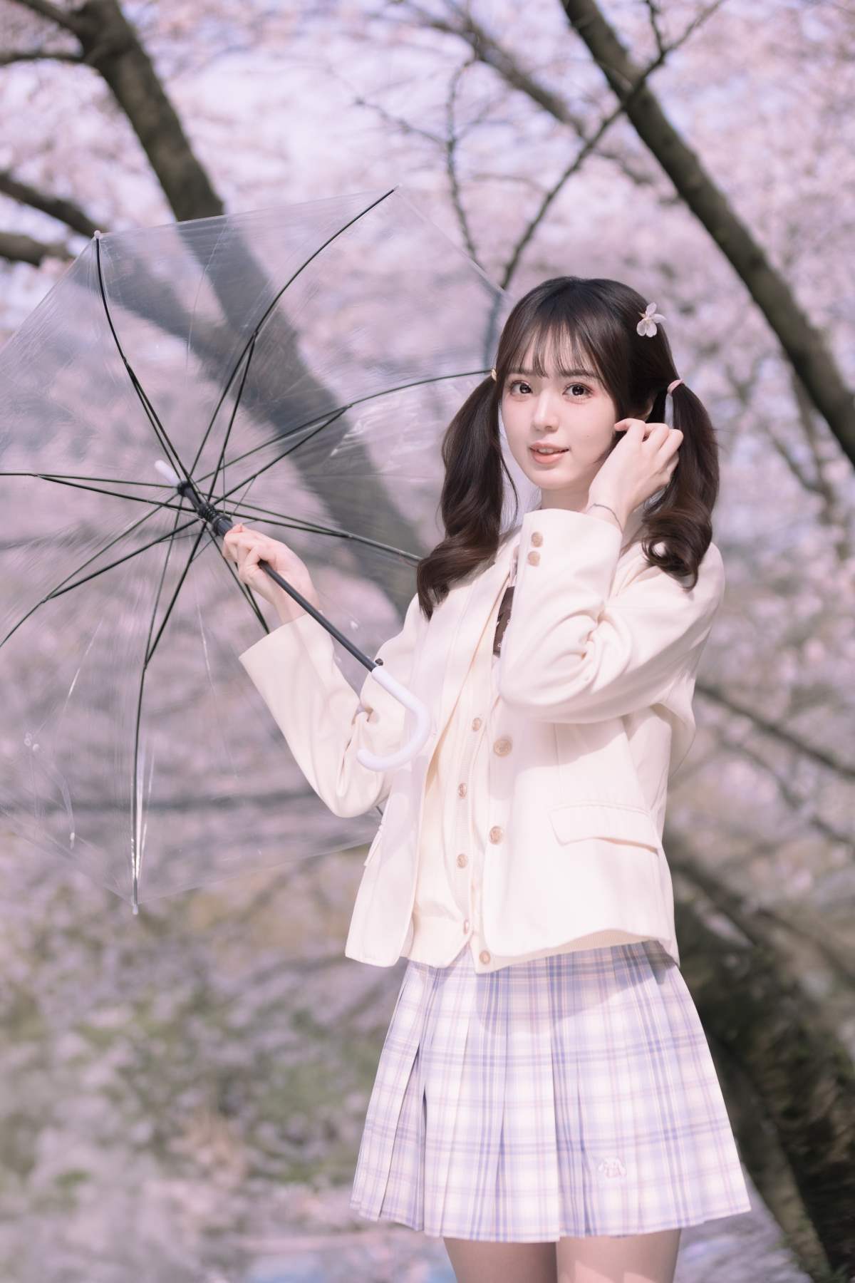 [YITUYU艺图语]2025.06.03 樱花树下的少女 刺青师豆芽 预览图 - 2