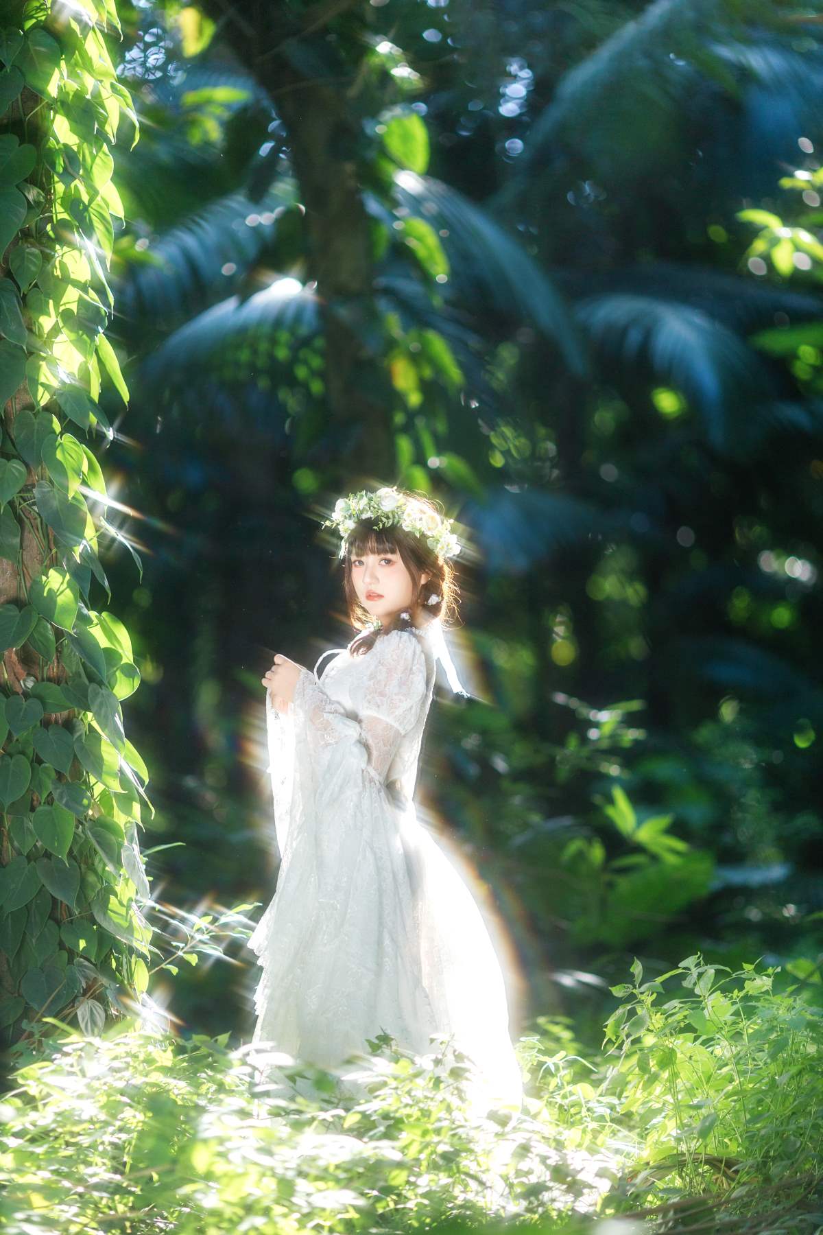 [YITUYU艺图语]2025.06.04 让光在纱裙上写诗 我变成猪了你负责吗