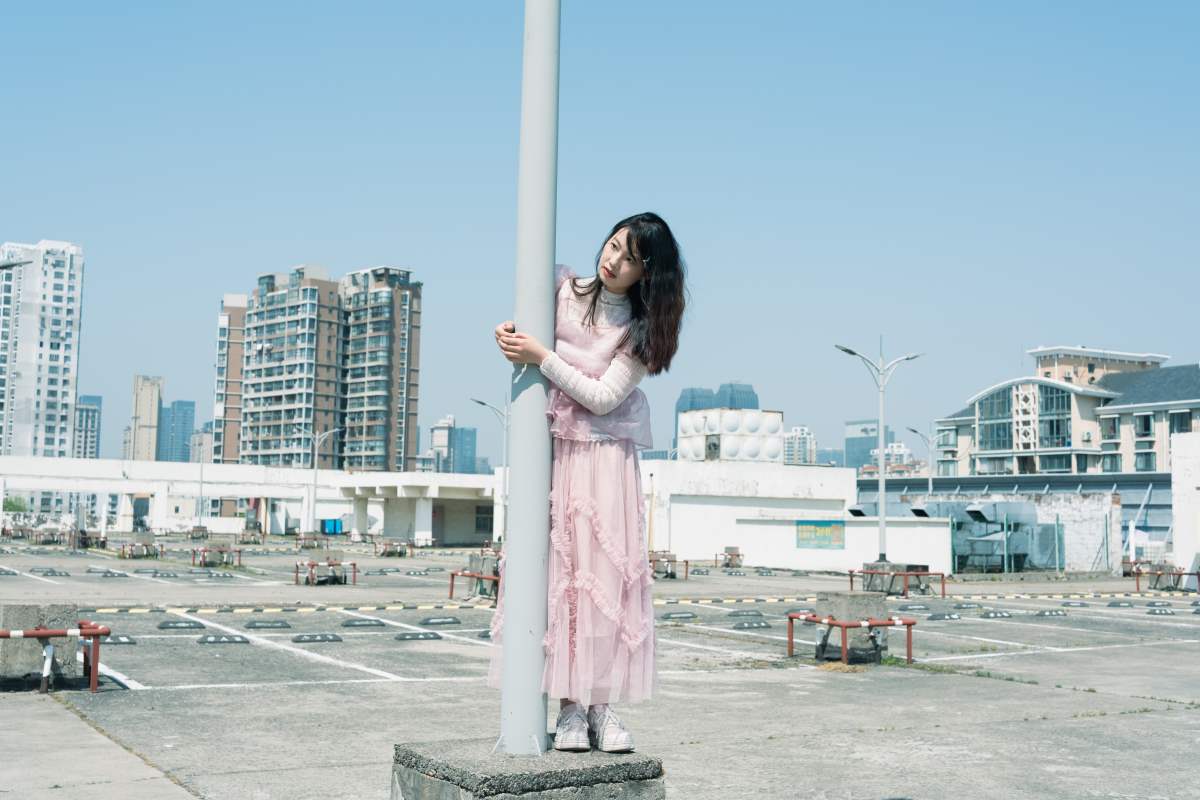 [YITUYU艺图语]2025.06.06 天台邂逅 日系少女的梦幻诗篇 粉色少女 预览图 - 2