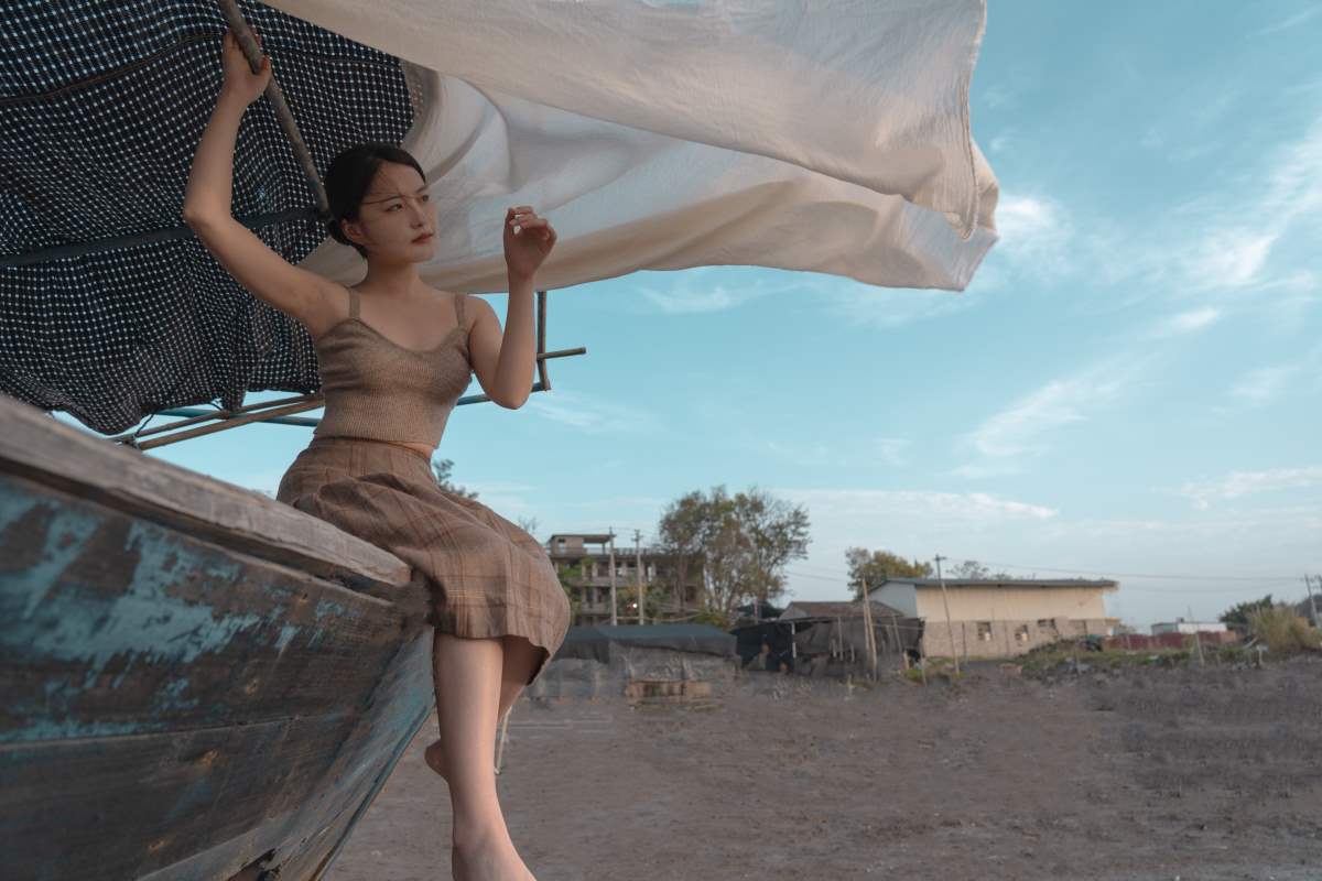 [YITUYU艺图语]2025.06.06 握不住的风，醒不来的梦 依鑫 预览图 - 2