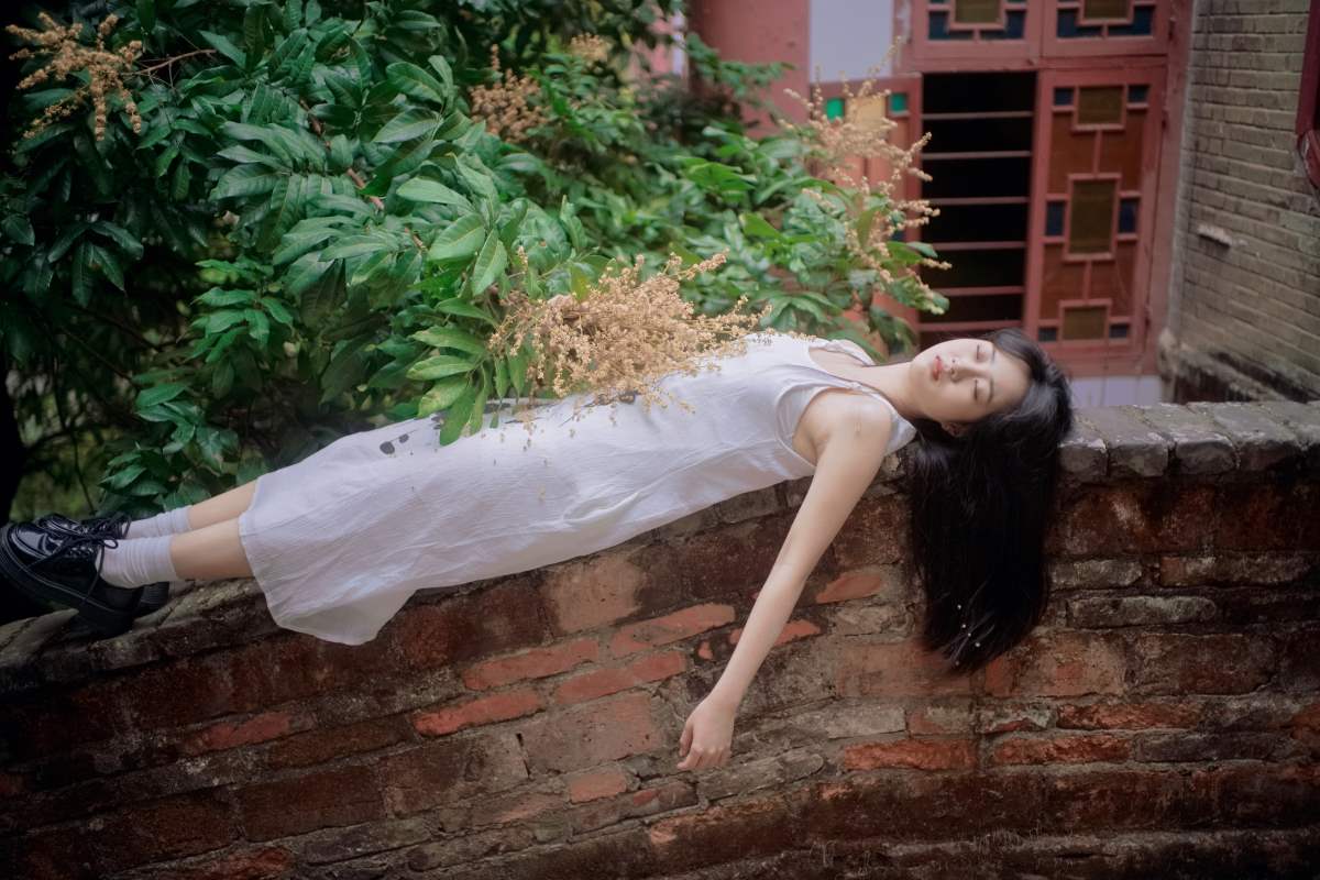 [YITUYU艺图语]2025.06.08 花舞青春 小怡 预览图 - 2