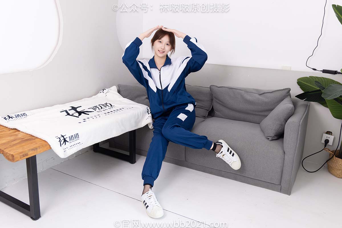 [BoBoSocks袜啵啵]NO.584 香菜 校服、板鞋、短黑丝