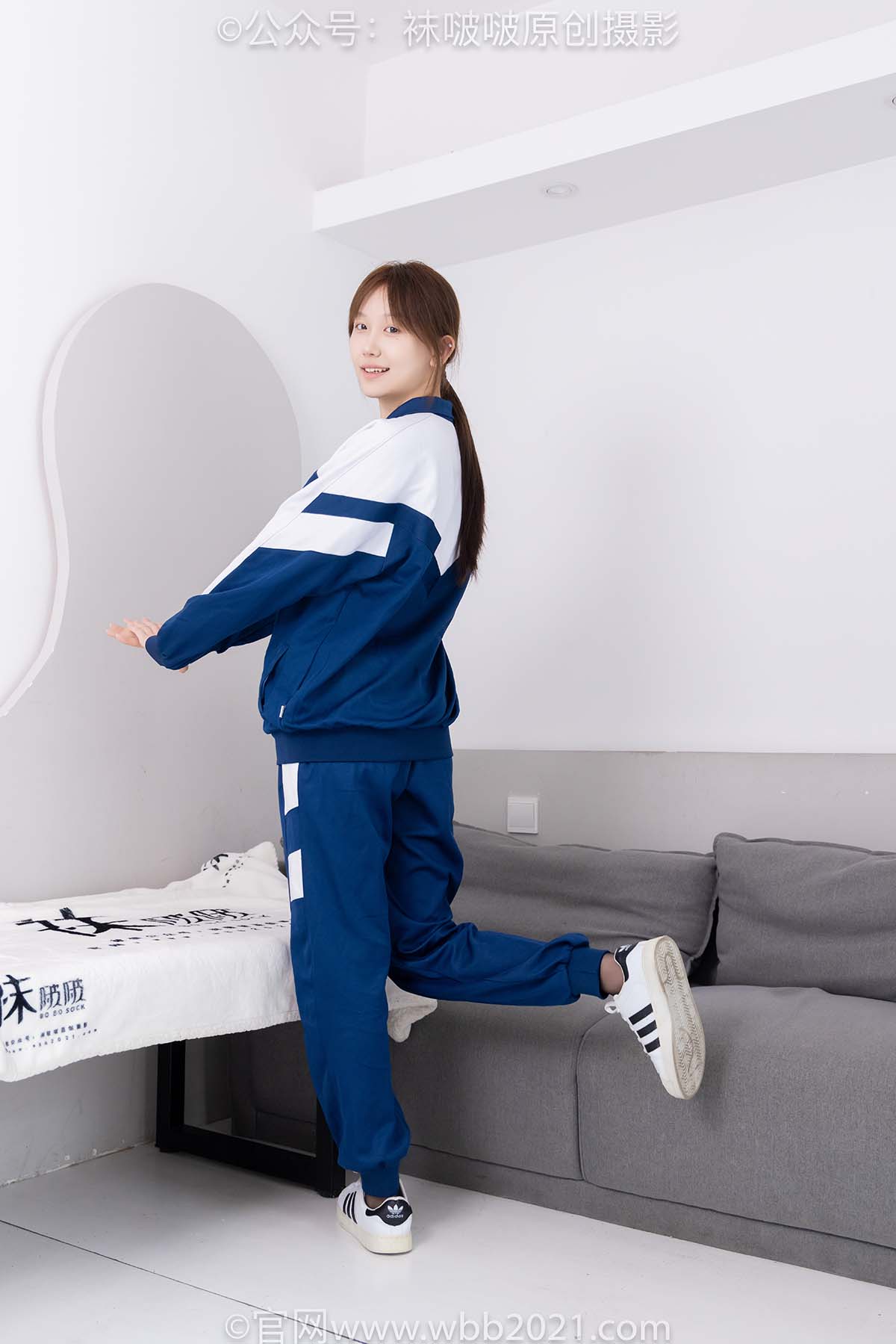 [BoBoSocks袜啵啵]NO.584 香菜 校服、板鞋、短黑丝 预览图 - 2