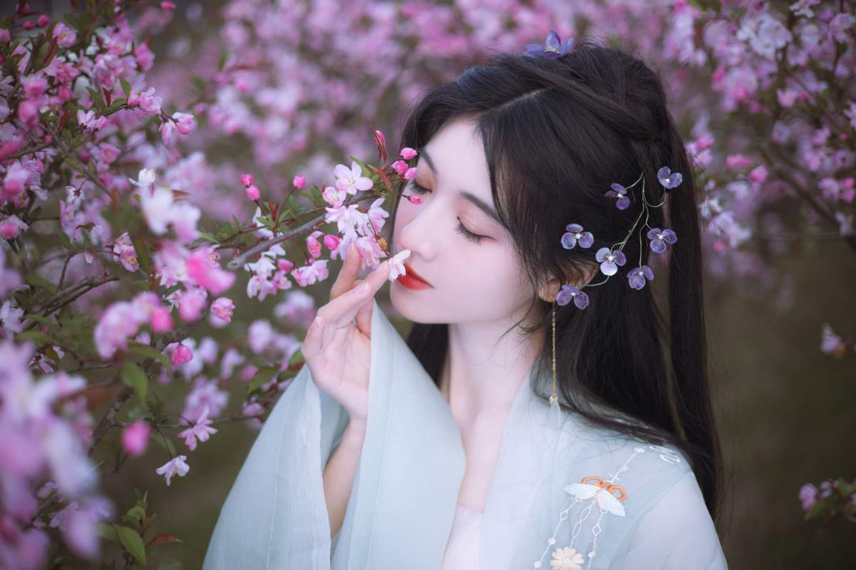 [YITUYU艺图语]2025.06.09 春来时 当初叫人家小田田 预览图 - 2