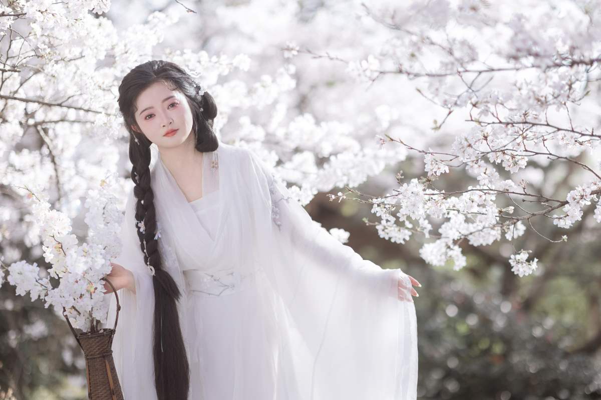 [YITUYU艺图语]2025.06.09 故园赏樱 比奇堡最漂亮的女人 预览图 - 2