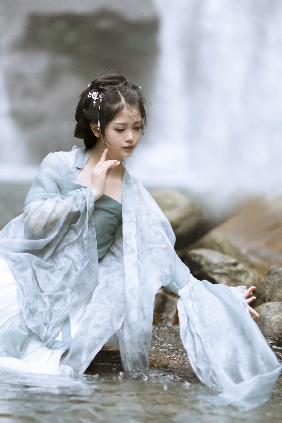 [YITUYU艺图语]2025.06.09 追风赶月莫停留 七七_ry 预览图 - 2