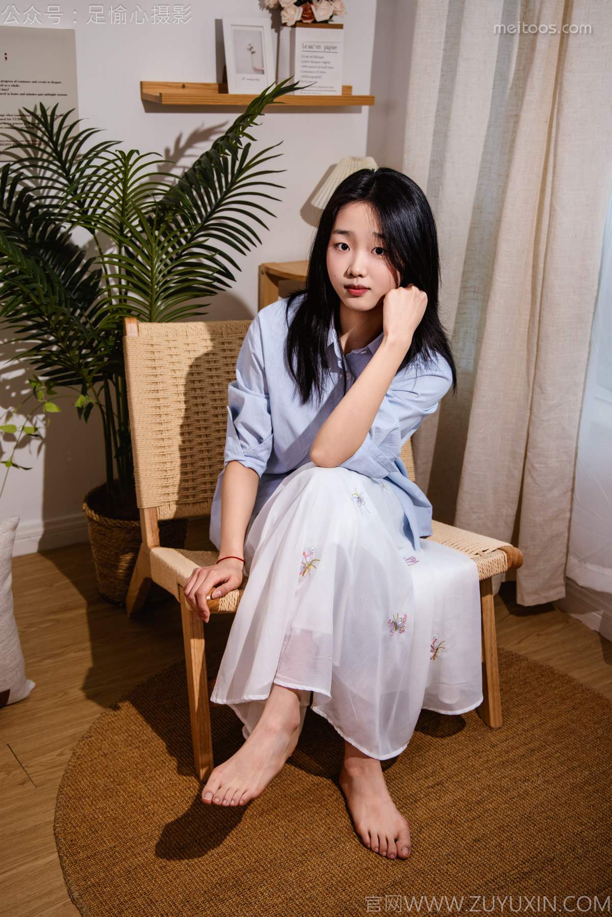 足愉心 NO.023 奶芙（搭配：蓝色衬衫、白色长裙、帆布鞋、白色棉袜、裸足） 预览图 - 2