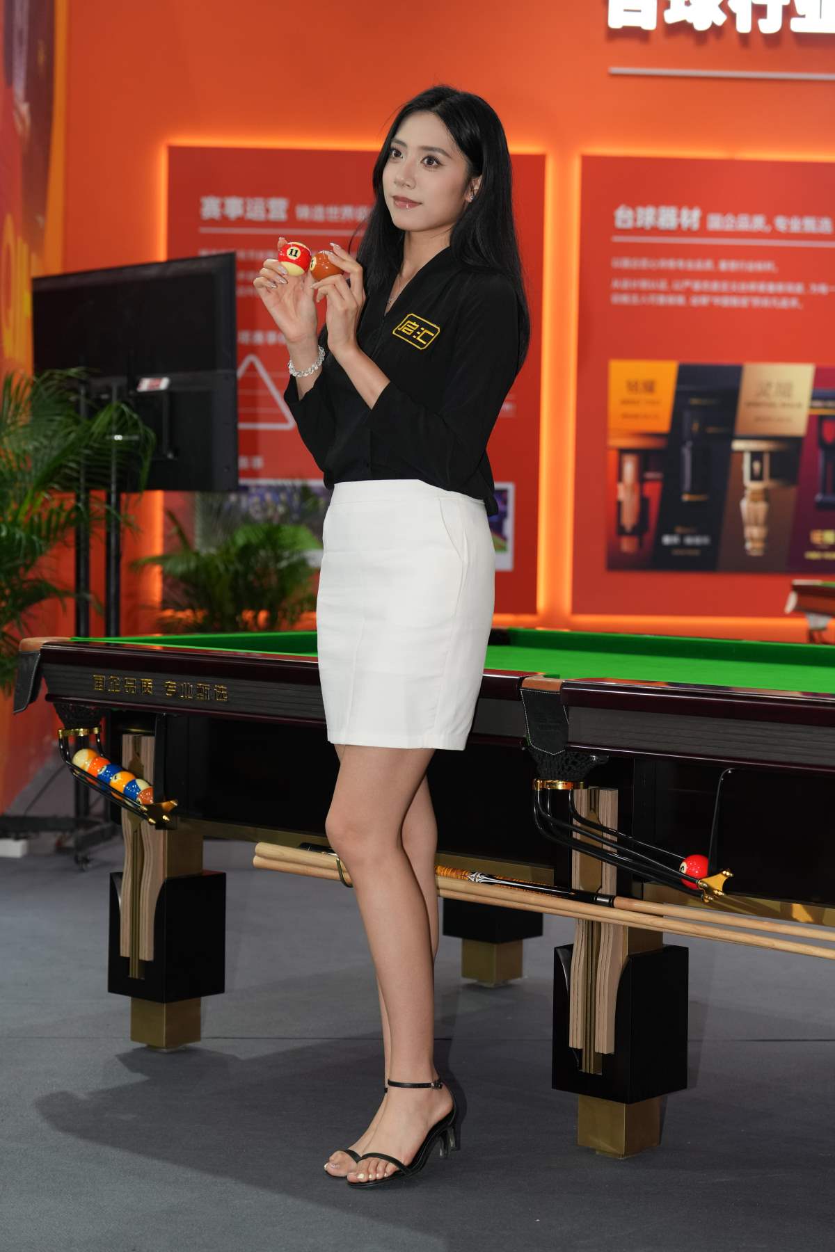 精选街拍作品 NO.4604 黑白搭配