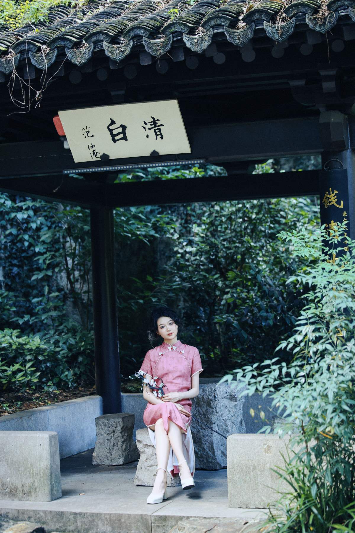 [YITUYU艺图语]2025.06.12 气质如兰 江南旗袍 晨曦