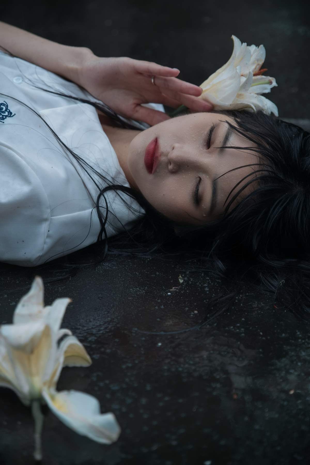 [YITUYU艺图语]2025.06.13 暴雨冲洗着我的灵魂底片 西一奥