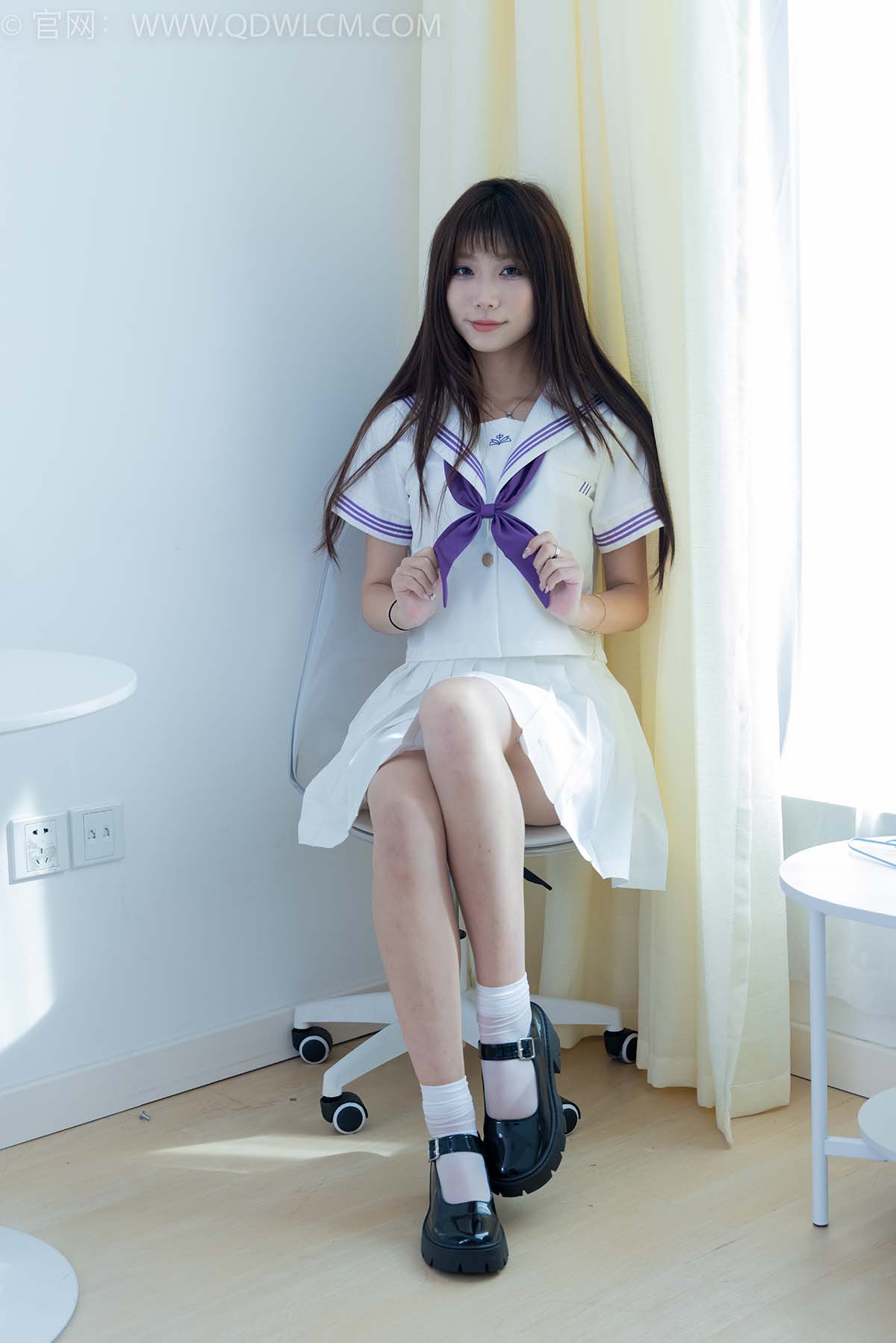 物恋传媒 NO.2427 泡泡-JK制服、皮鞋、短白丝 预览图 - 2