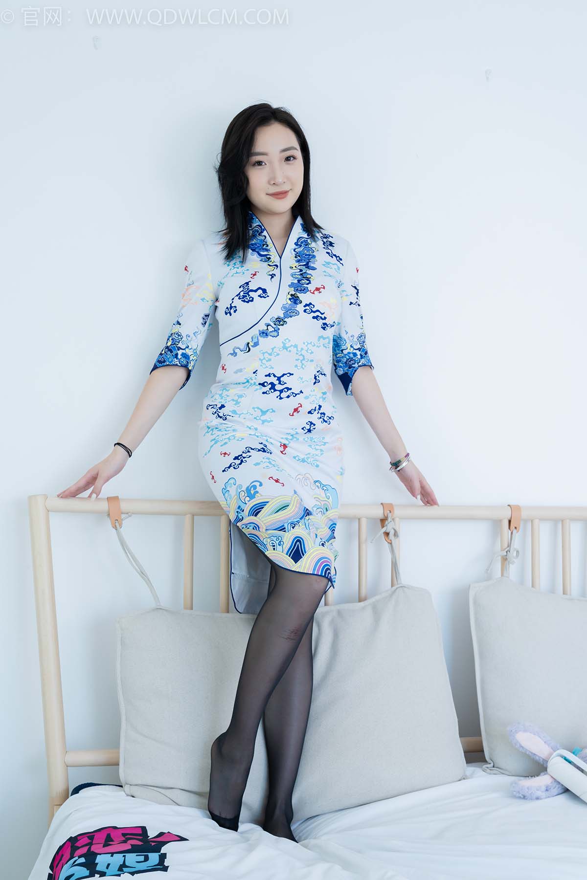 物恋传媒 NO.2428 恬恬-长靴、薄黑丝 预览图 - 2