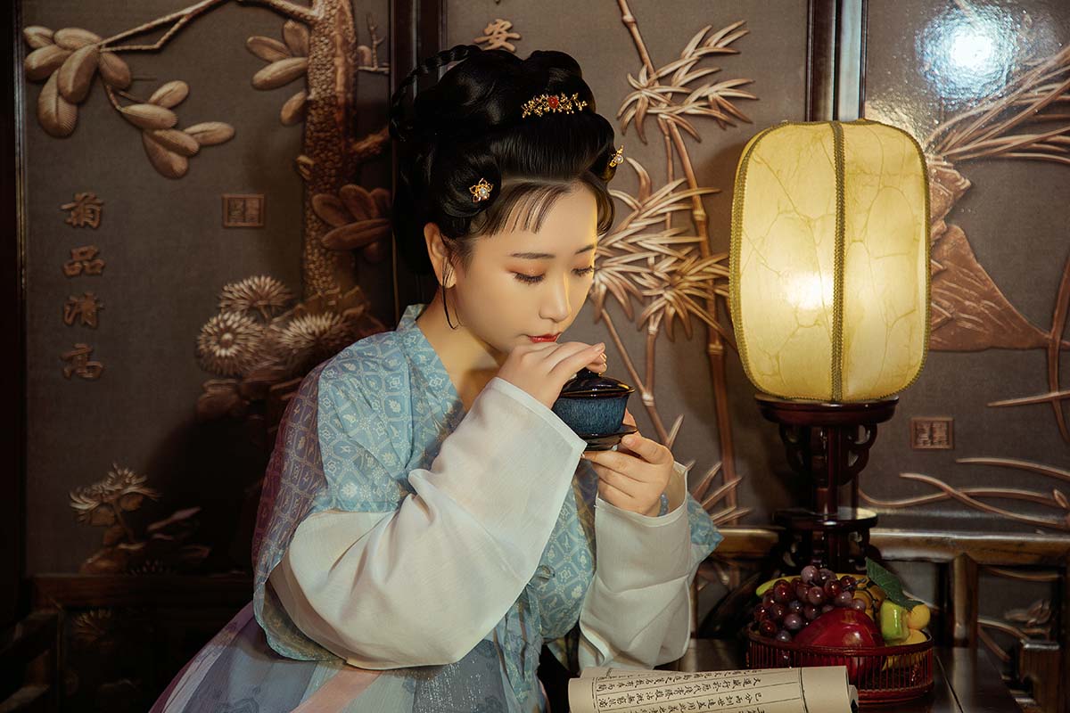 [YITUYU艺图语]2025.06.18 暮色 卡卡 预览图 - 2