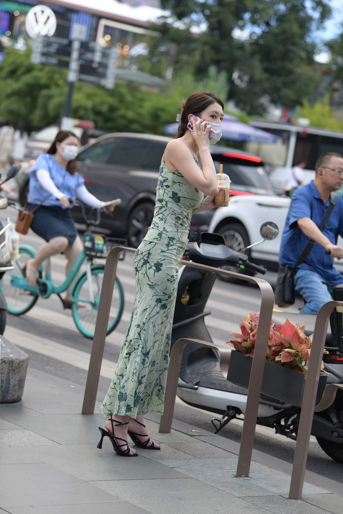 精选街拍作品 NO.4651 吊带长裙