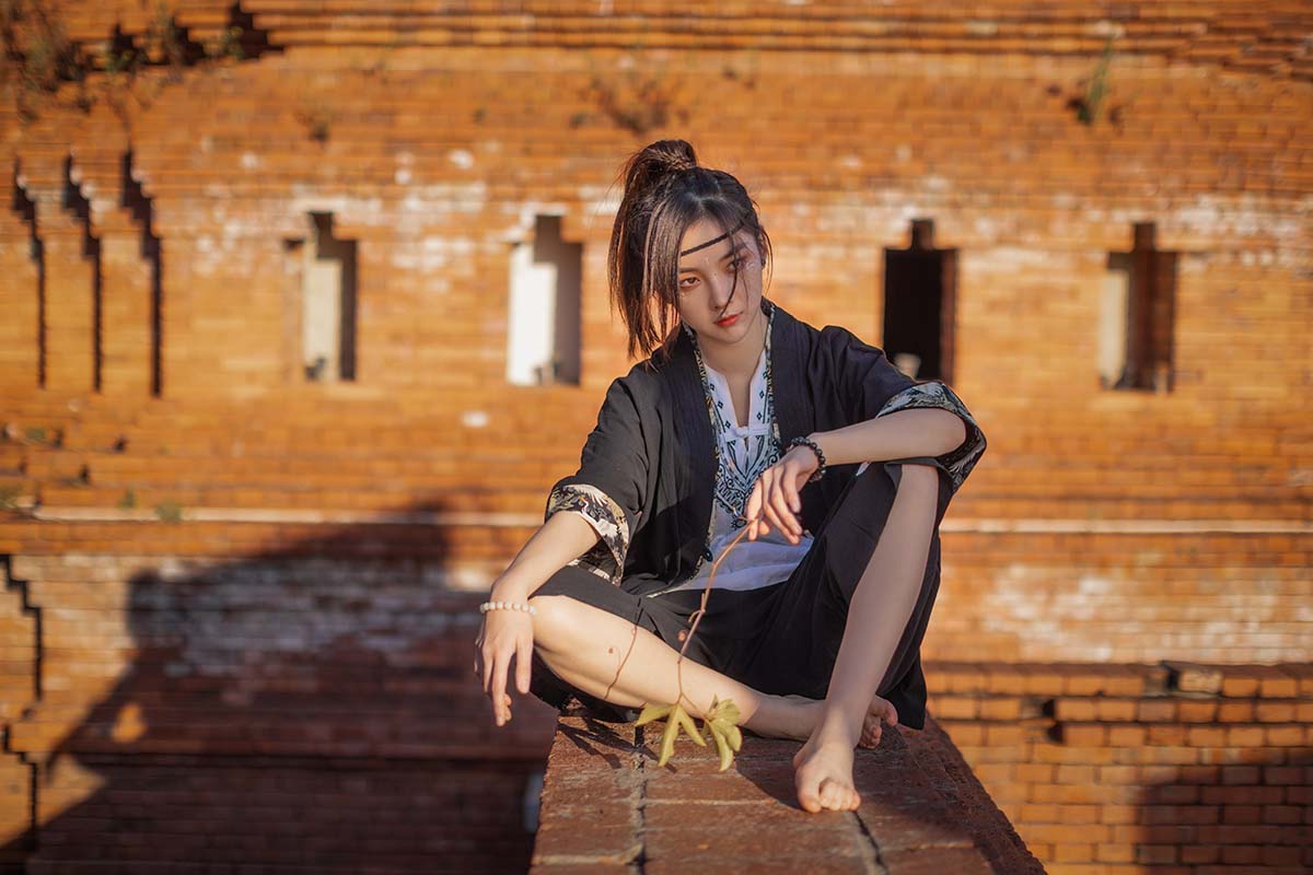 [YITUYU艺图语]2025.06.21 大金塔下的少年 徐十七嘛 预览图 - 2