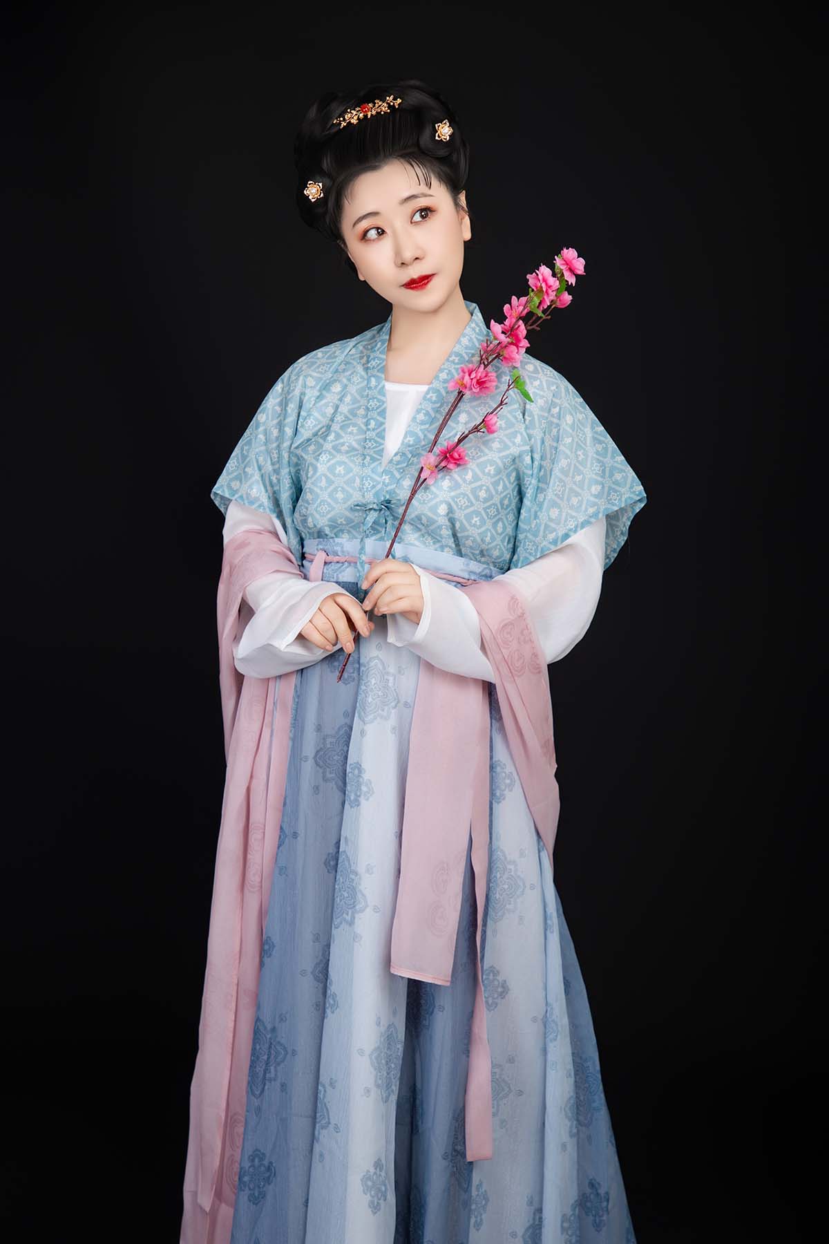 [YITUYU艺图语]2025.06.21 蒹葭 卡卡