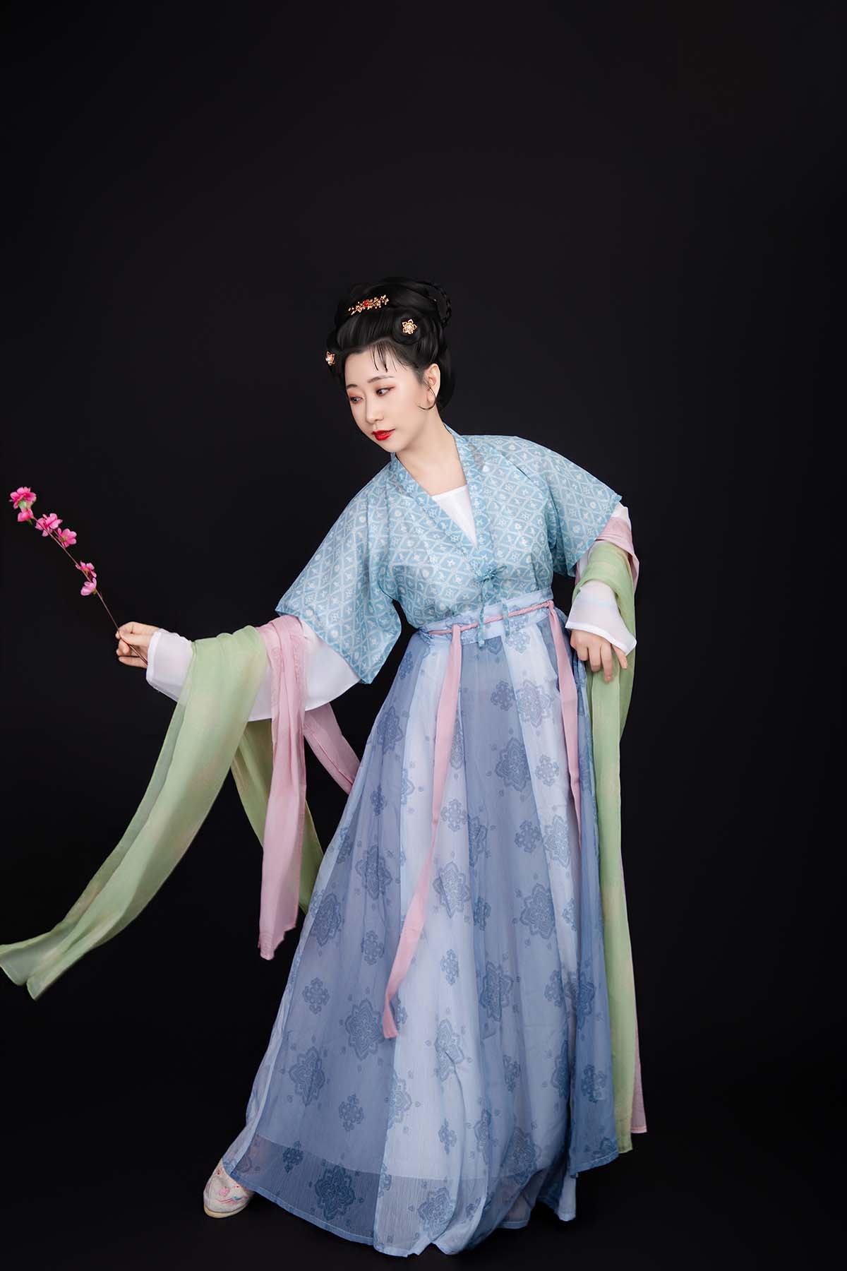 [YITUYU艺图语]2025.06.21 蒹葭 卡卡 预览图 - 2