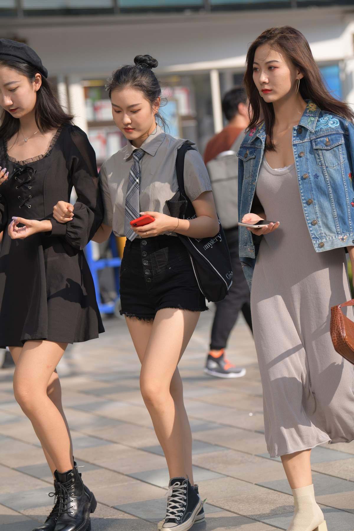 精选街拍作品 NO.4694 青春靓丽牛仔短裤