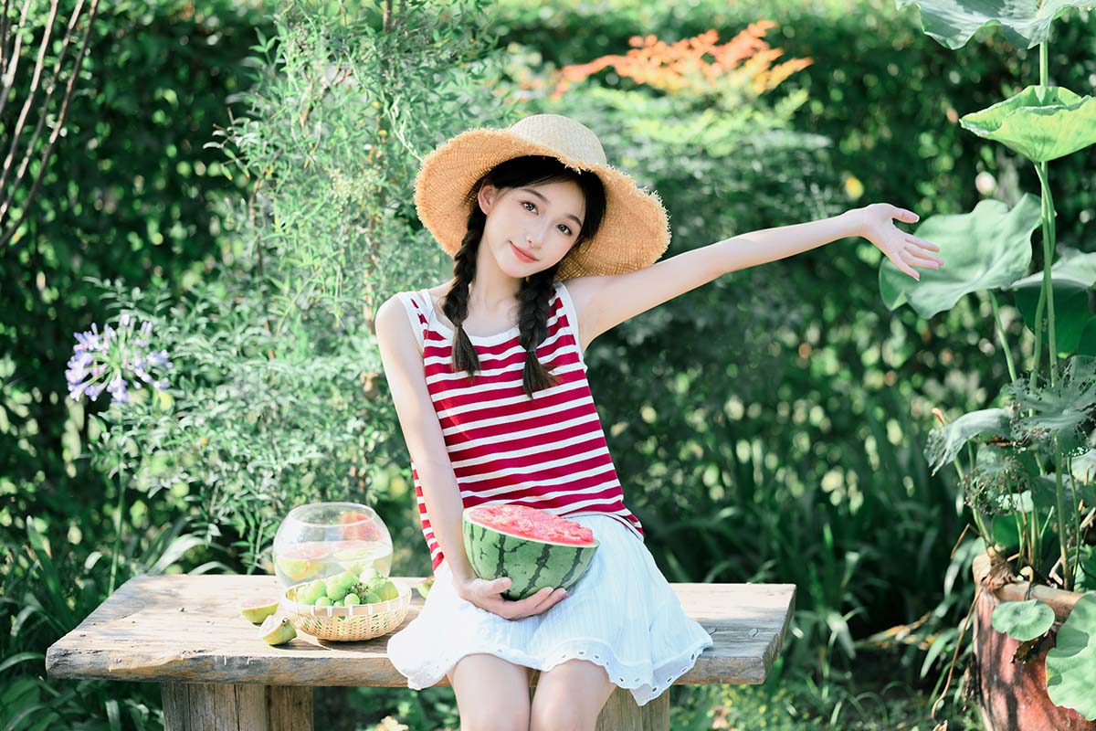 [YITUYU艺图语]2025.06.25 夏日少女与红西瓜 林淼鑫