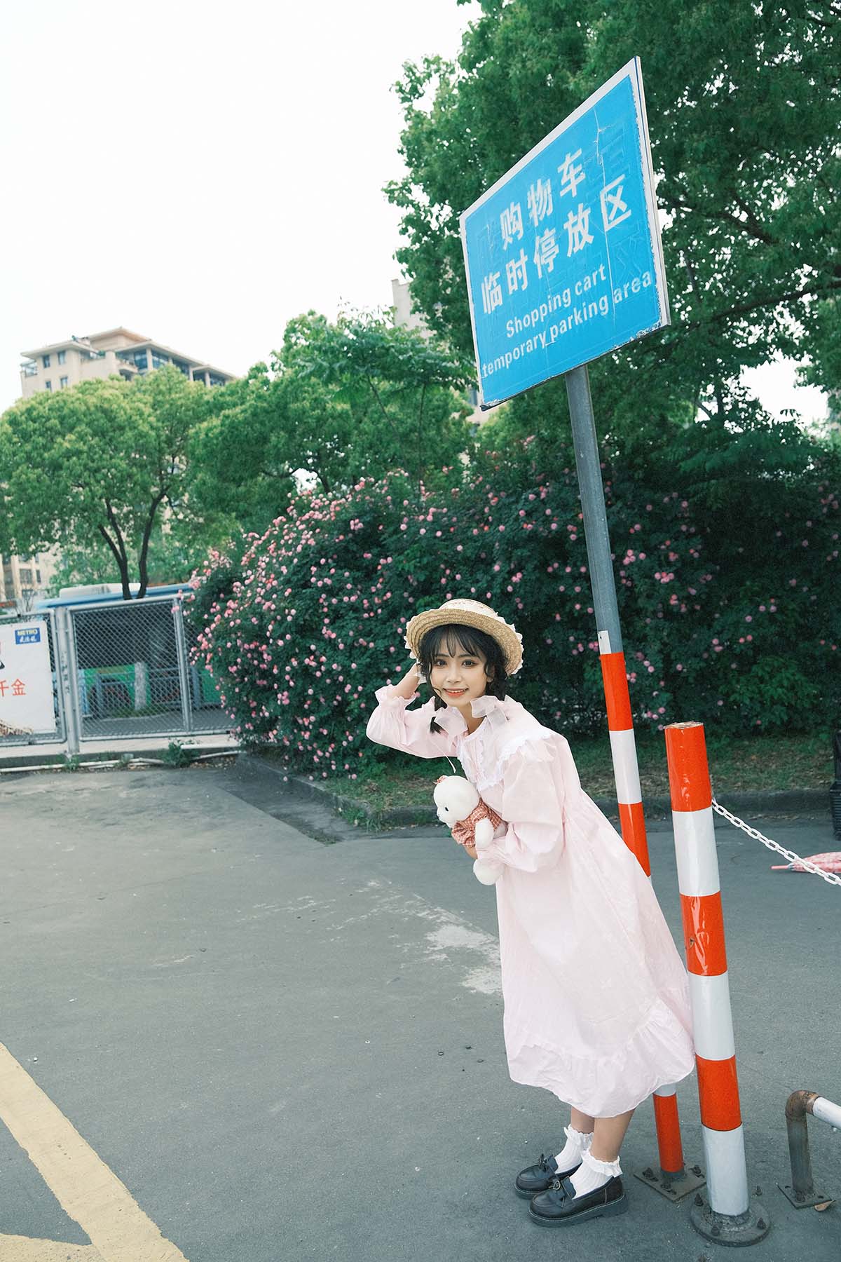 [YITUYU艺图语]2025.06.26 蔷薇少女 二二二月