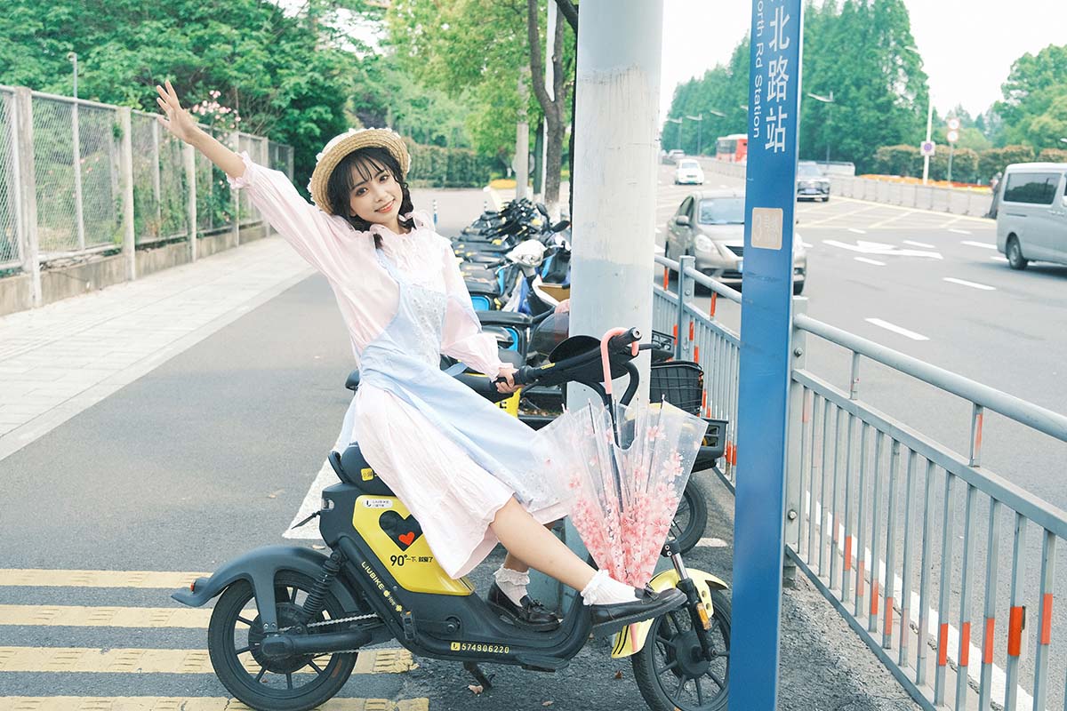 [YITUYU艺图语]2025.06.26 蔷薇少女 二二二月 预览图 - 2