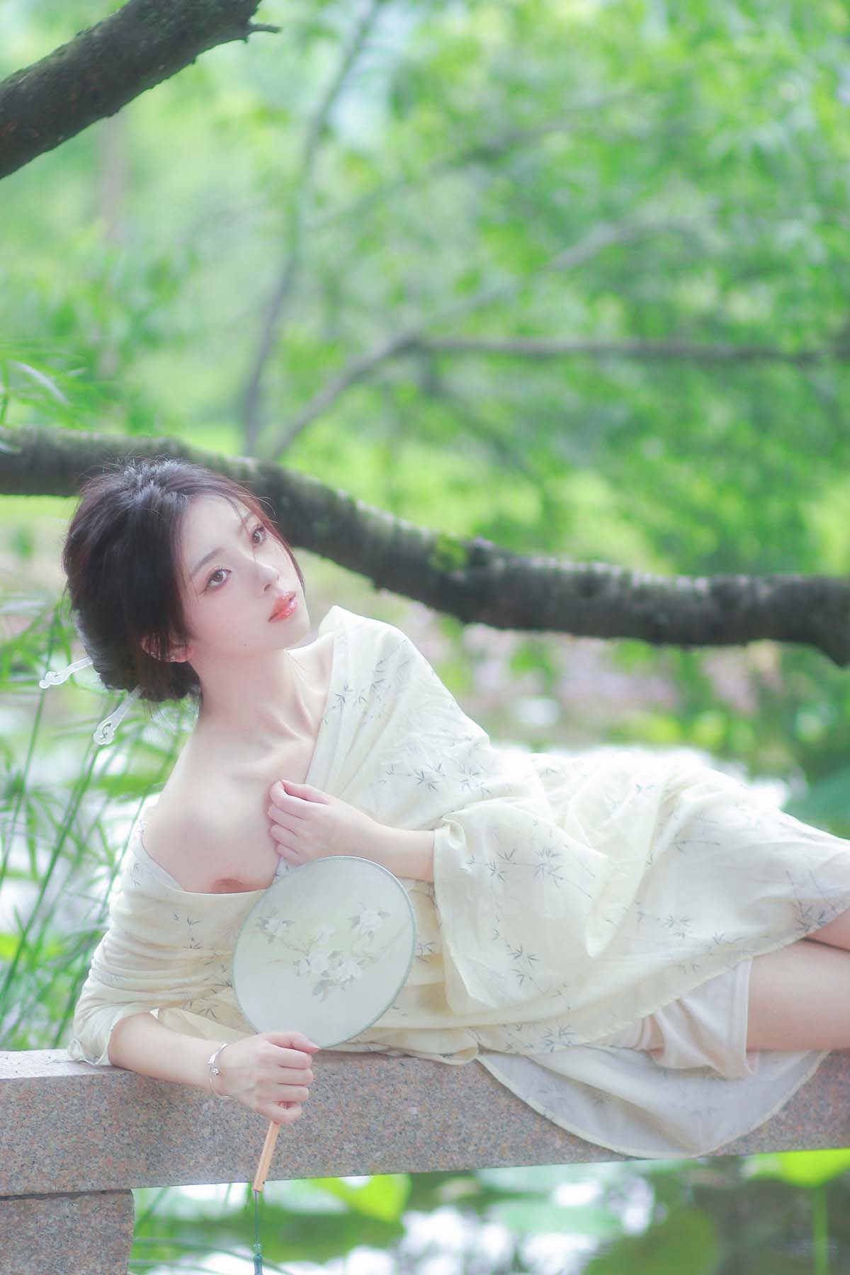 [YITUYU艺图语]2025.06.26 清冷感新中式～初夏的绿意 鹿离