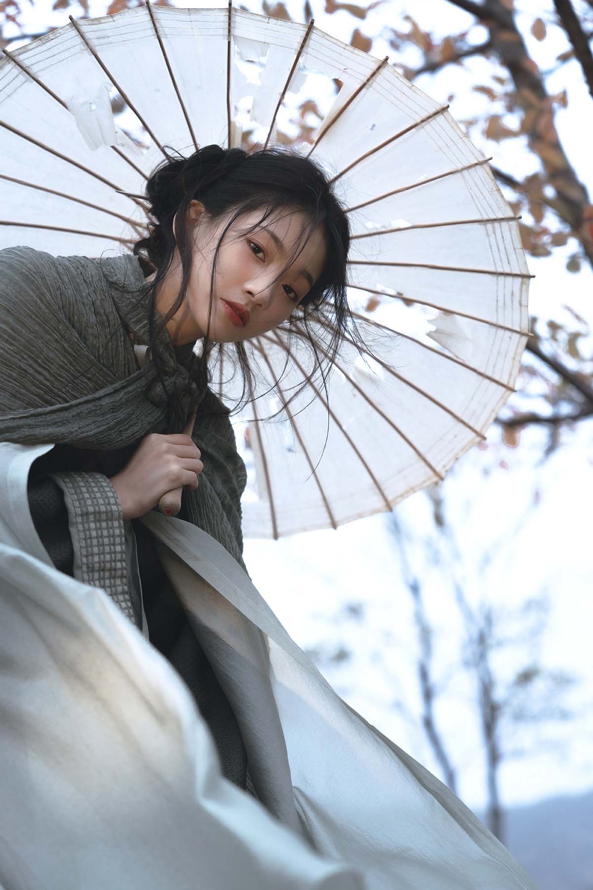 [YITUYU艺图语]2025.06.29 风又起，叶落地 二一芝 预览图 - 2