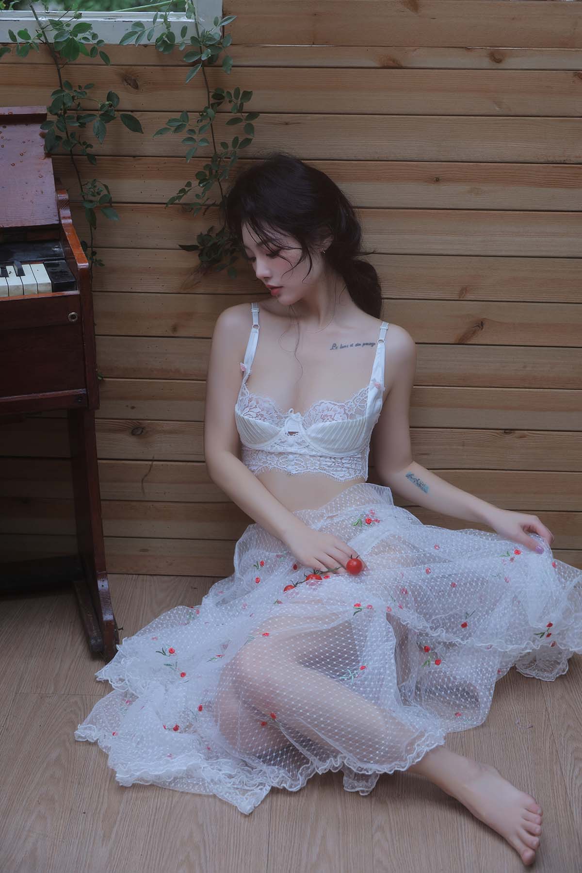 [YITUYU艺图语]2025.06.29 雨天木屋 桃良阿宅