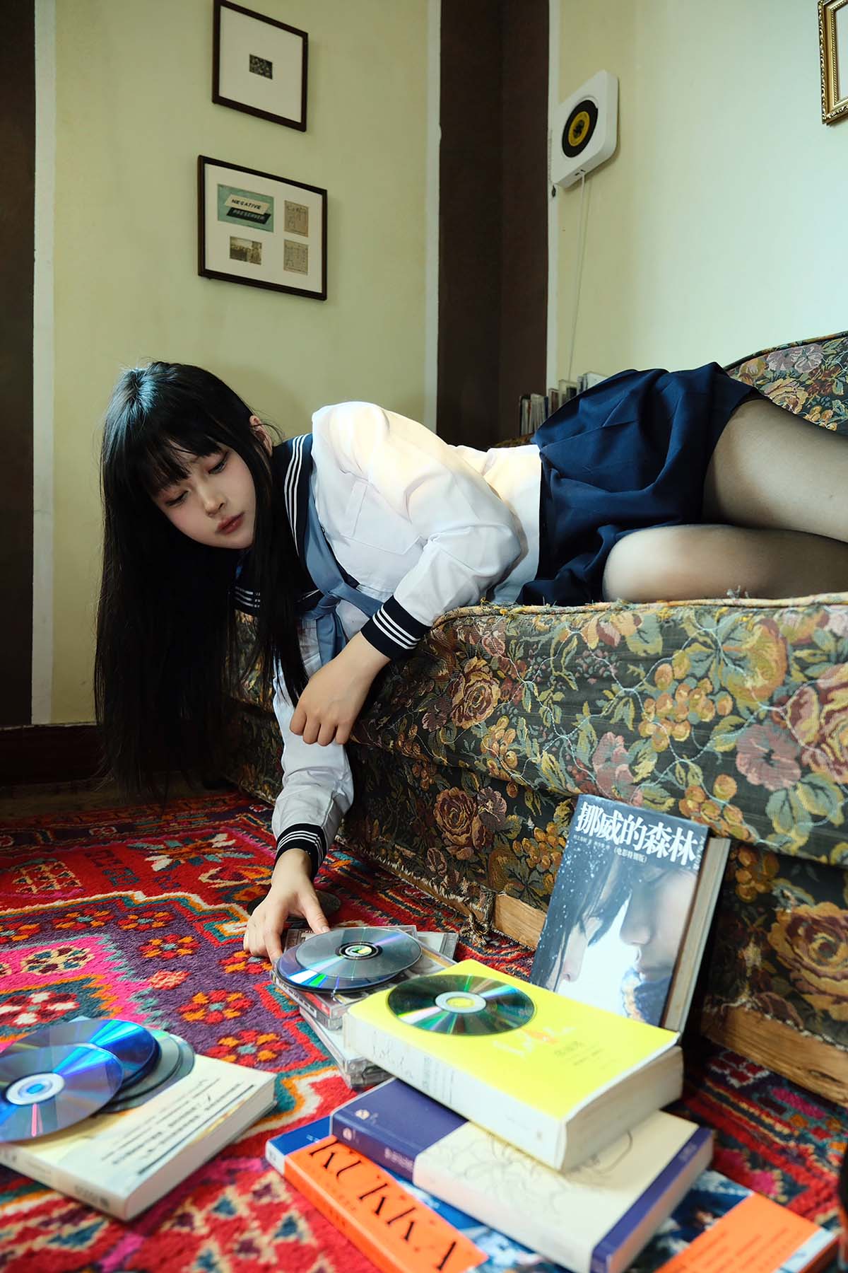 白莉爱吃巧克力 – 原理猪 闺房JK