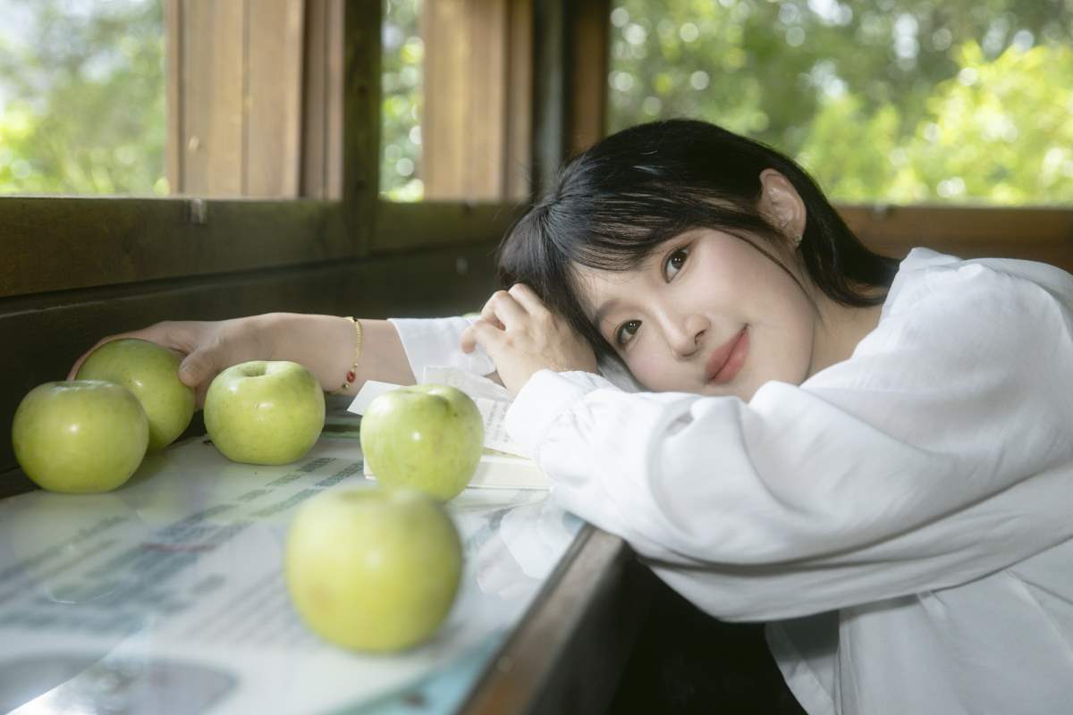 [YITUYU艺图语]2025.07.01 小木屋青苹果 阿肖与猫 预览图 - 2