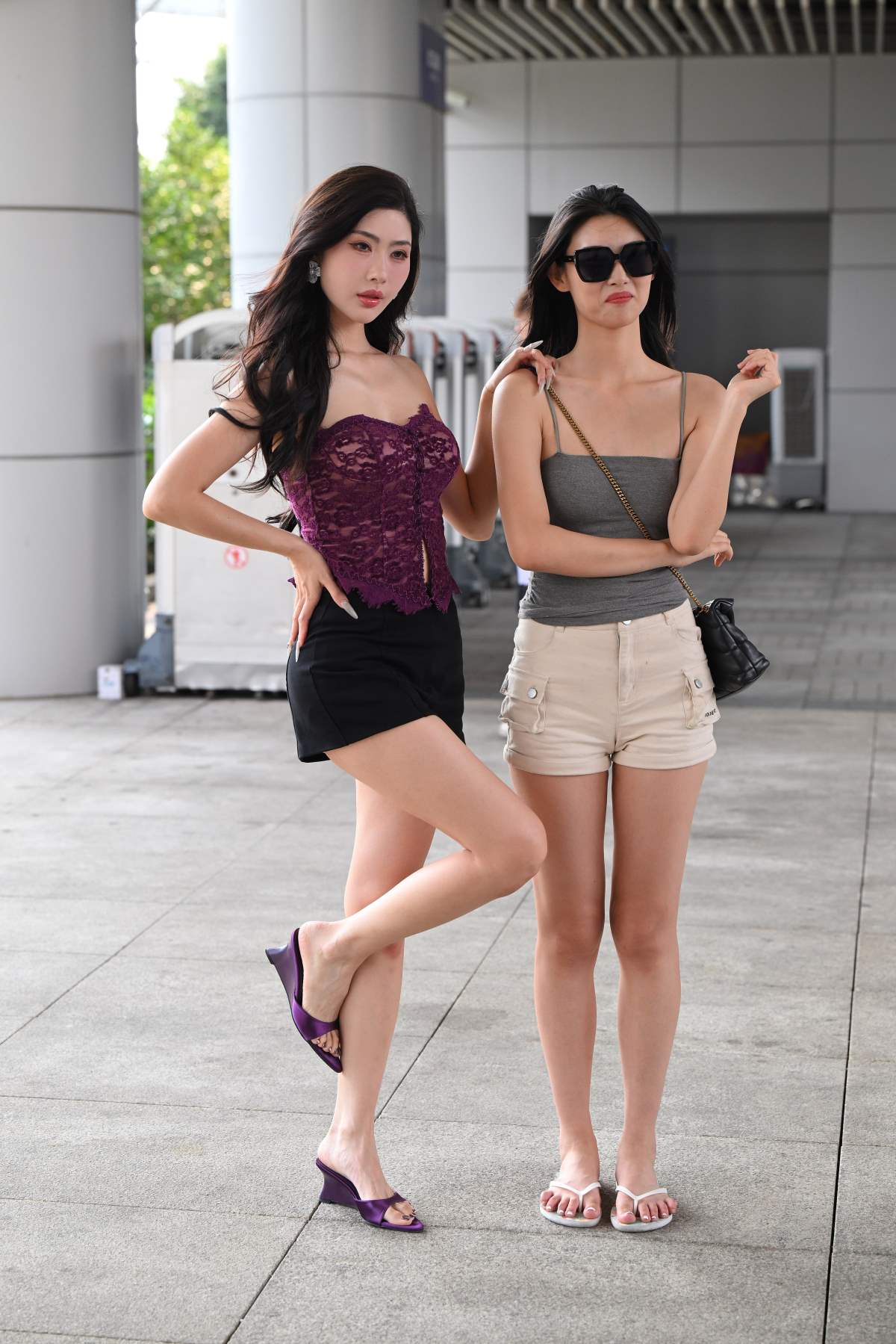 精选街拍作品 NO.4759 白色高腰短裤