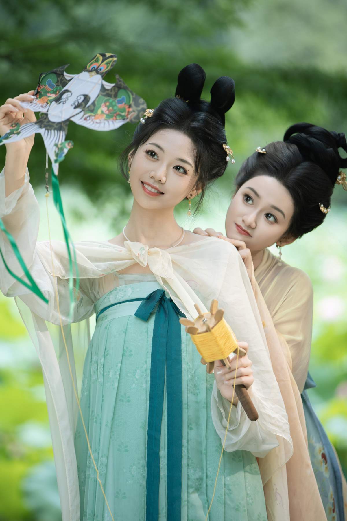 [YITUYU艺图语]2025.07.01 一塘香 就是叫美男啊