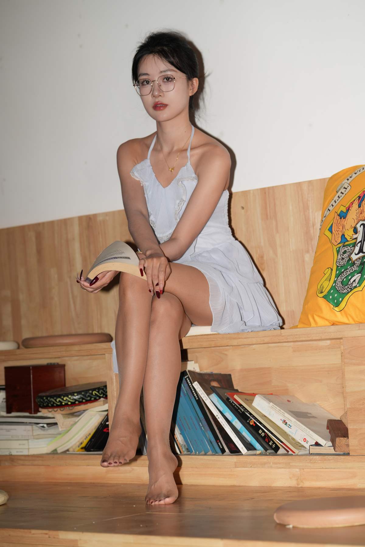 精选街拍作品 NO.4767 白色吊带纱裙