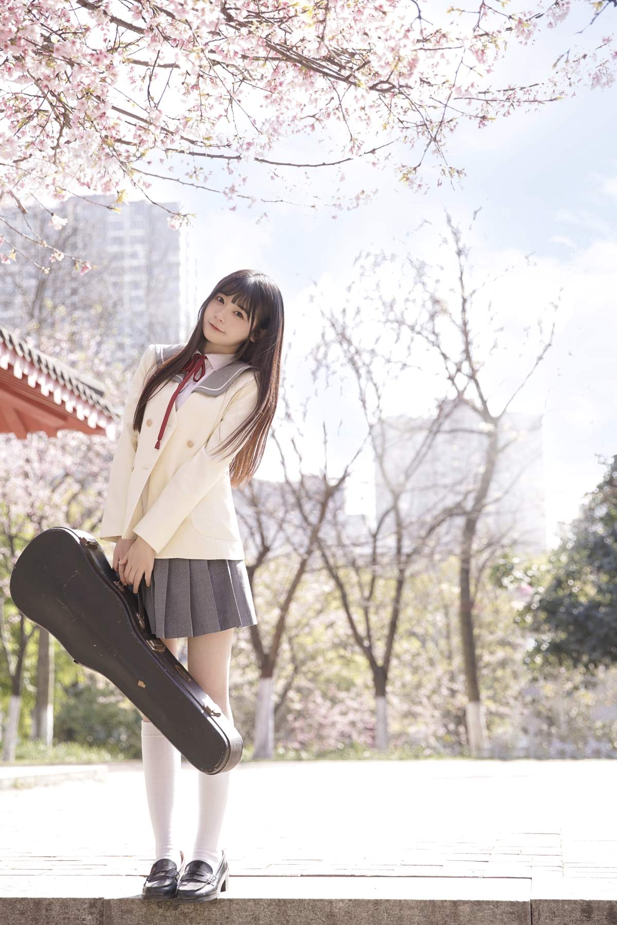 [YITUYU艺图语]2025.07.03 樱花下的少女 一只小沁