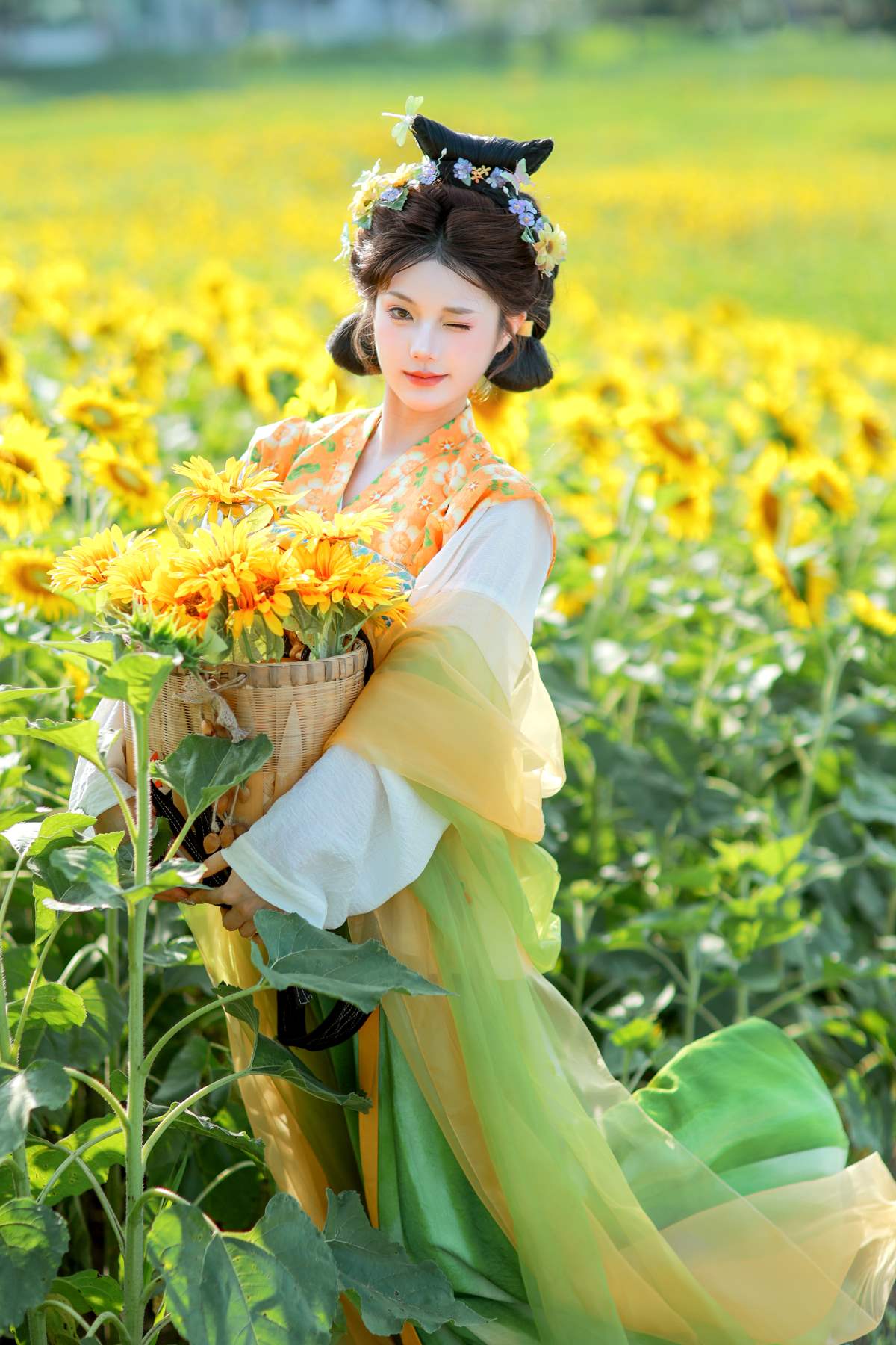 [YITUYU艺图语]2025.07.04 明媚如期而至 呆呆不想飞