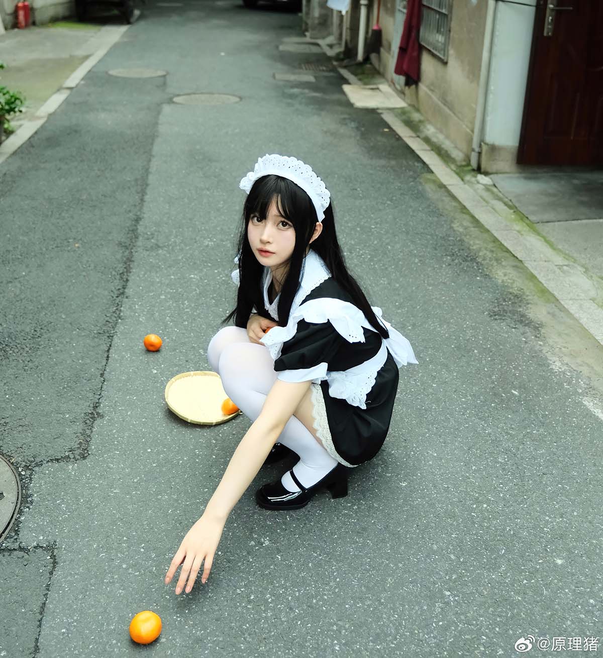 白莉爱吃巧克力 – 原理猪 深巷女仆