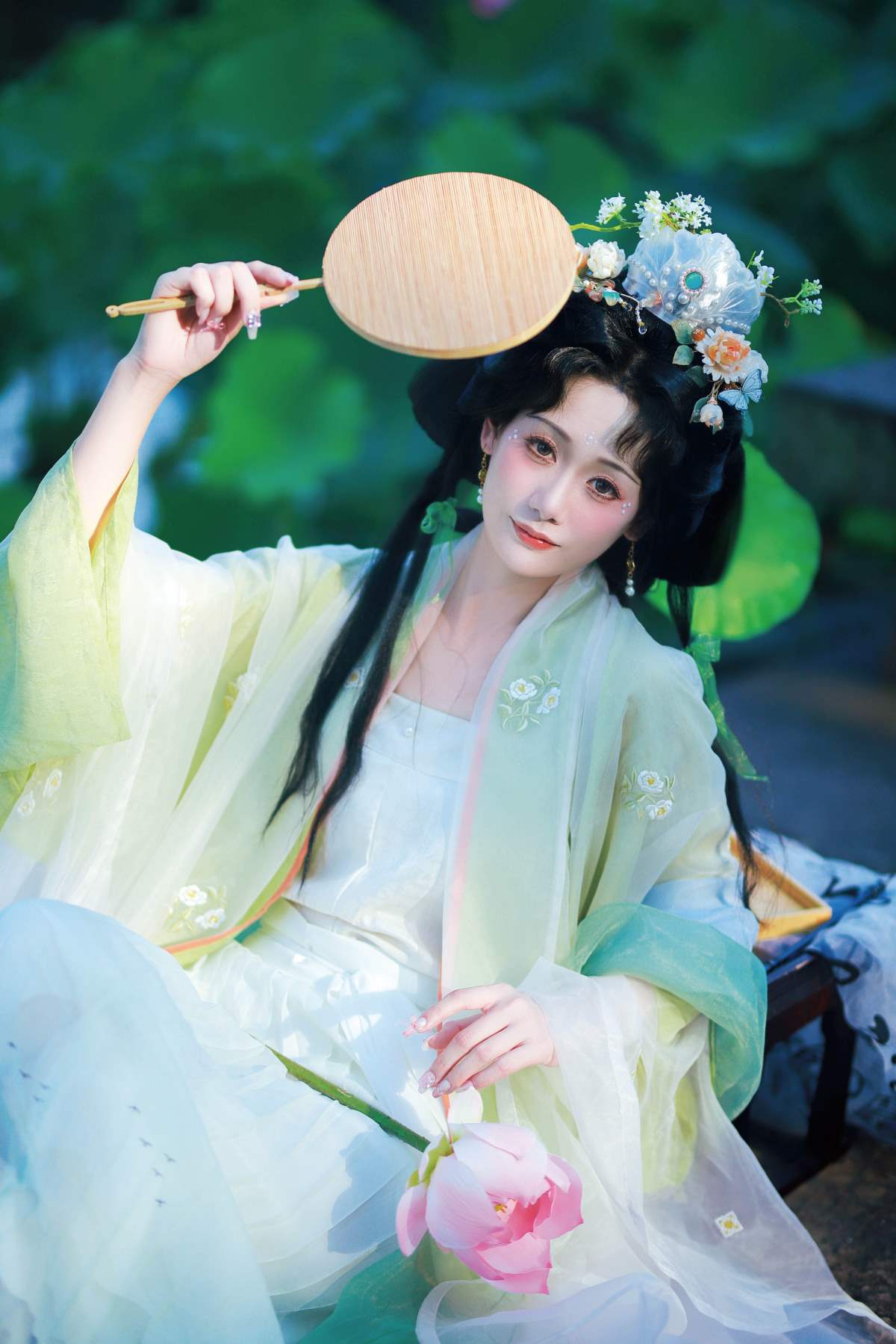 [YITUYU艺图语]2025.07.07 荷塘月色 一只大大大李子