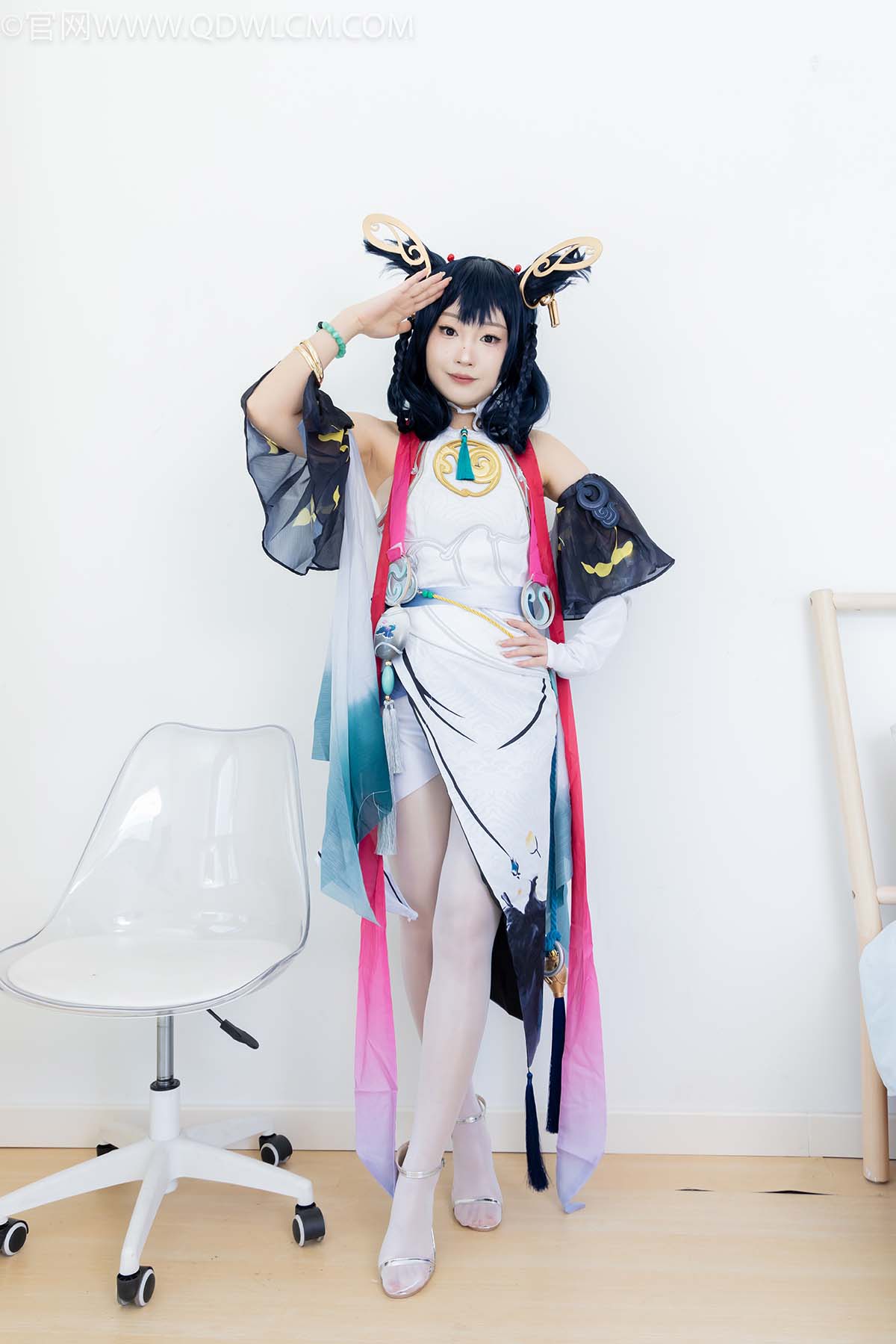 物恋传媒 NO.2478 嘟嘟-cos服、高跟凉鞋、薄白丝、薄黑丝