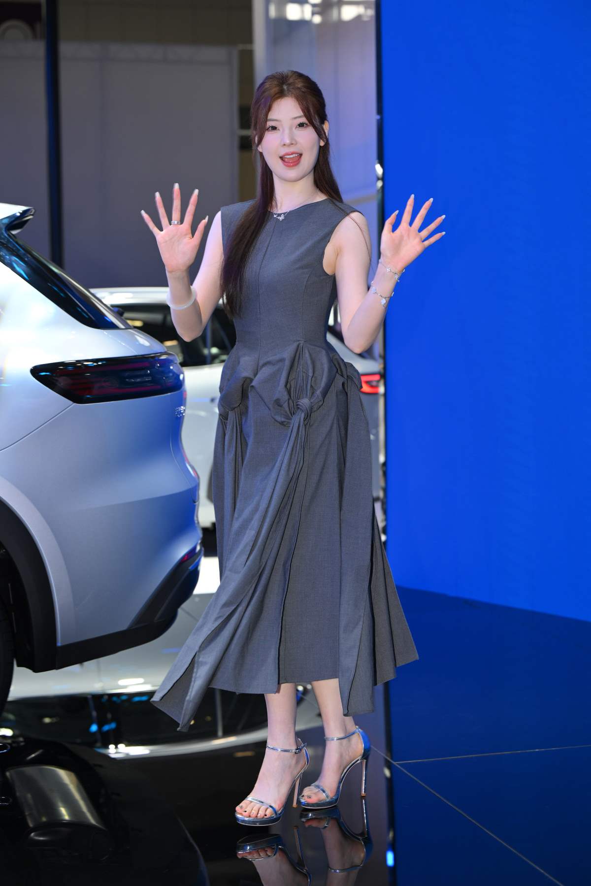 精选街拍作品 NO.4794 灰色长裙