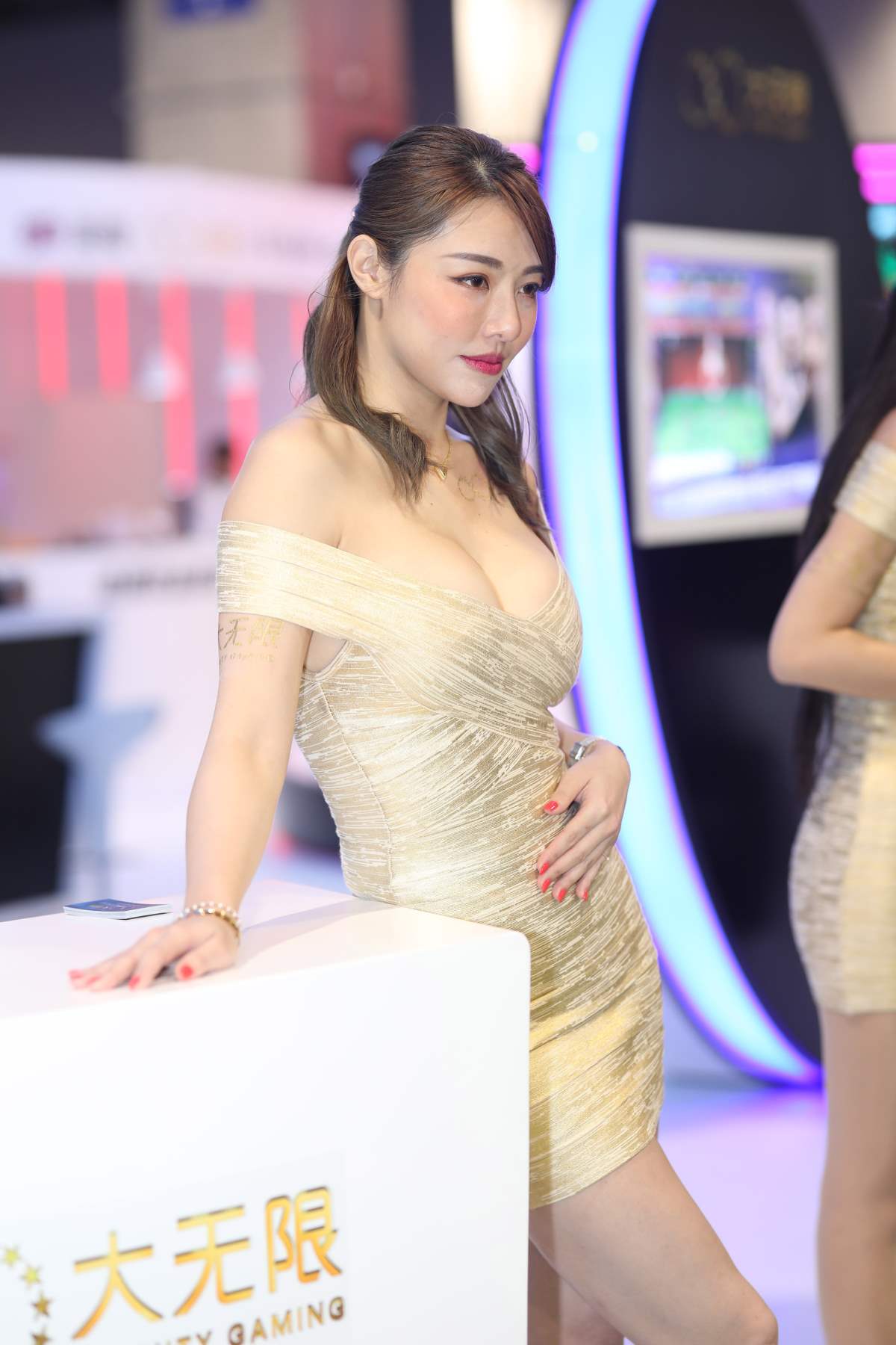 精选街拍作品 NO.4818 吊带修身裙