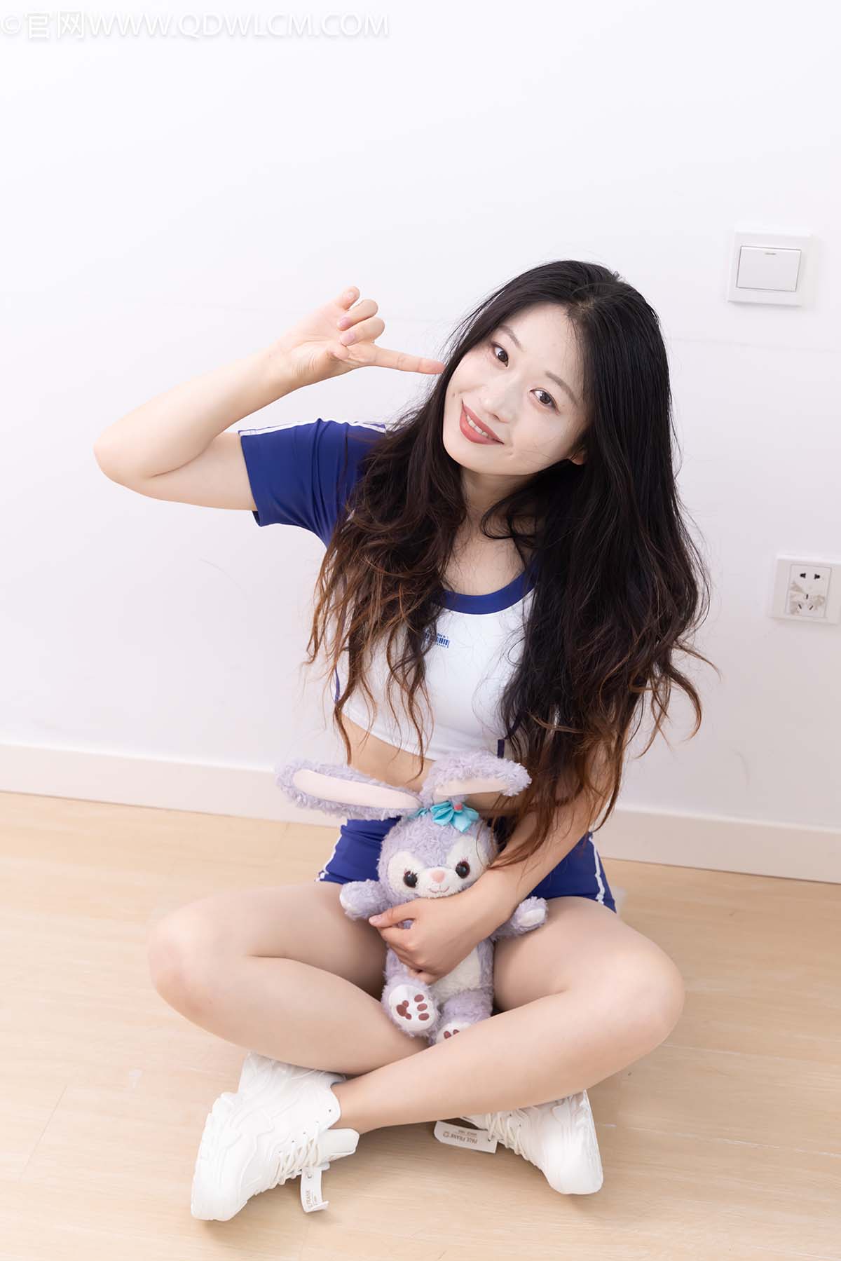 物恋传媒 NO.2496 小紫-体操服、运动鞋、薄肉丝 预览图 - 2