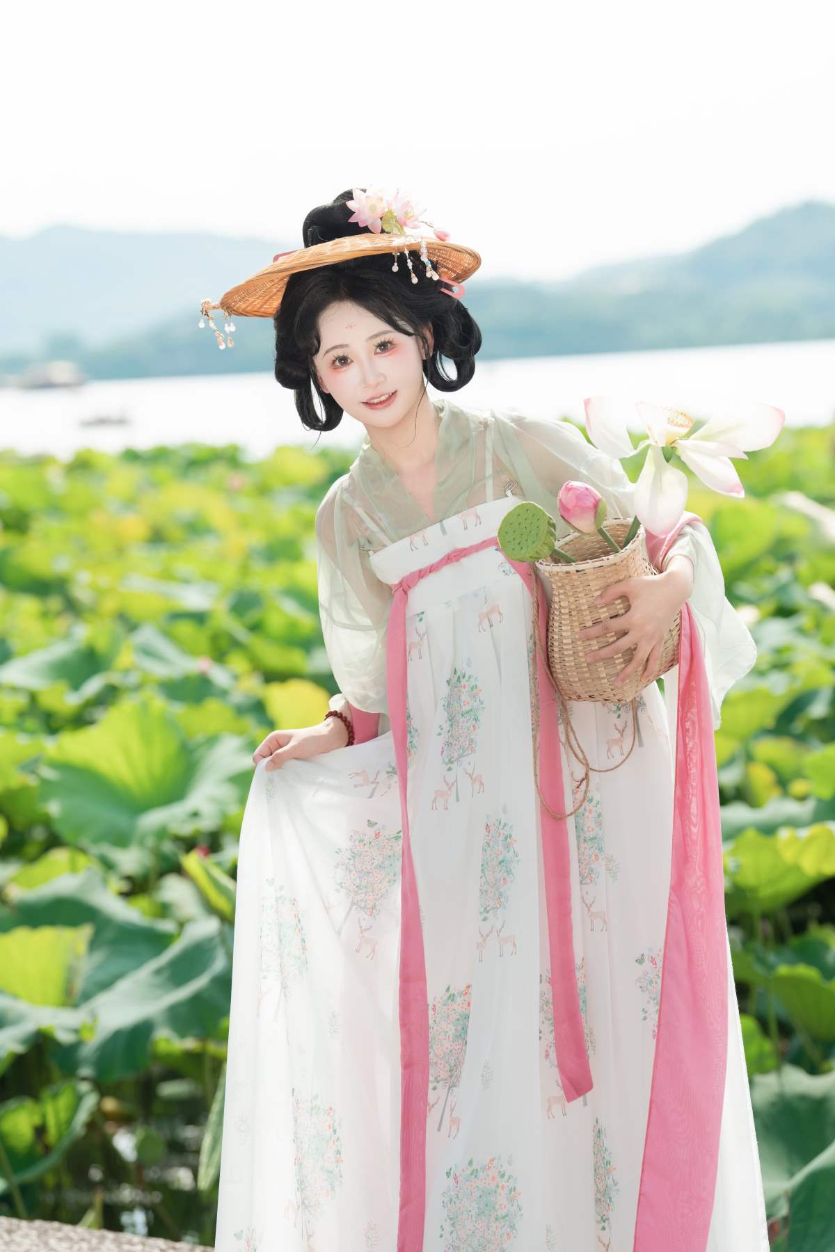 [YITUYU艺图语]2025.07.15 夏日荷花 湫一只岁岁