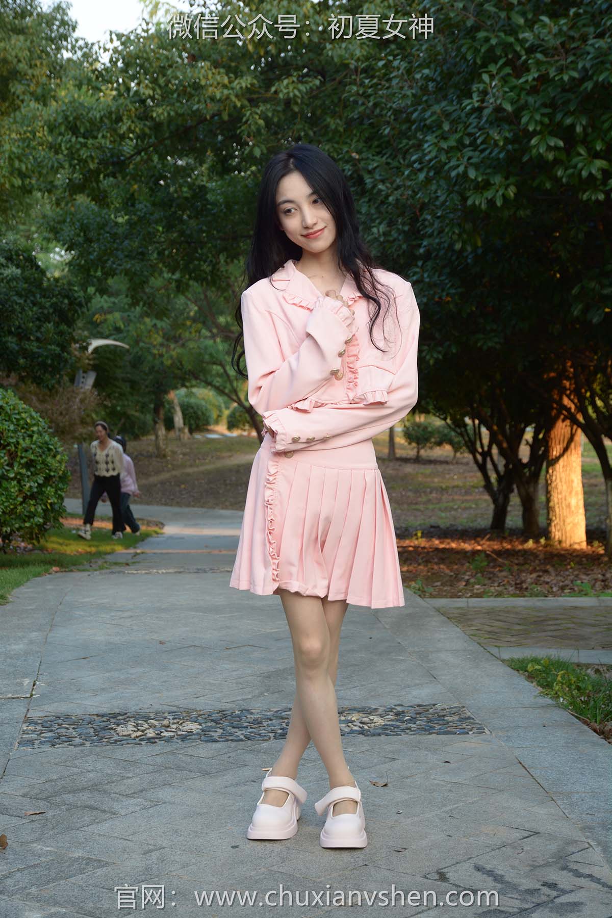 初夏女神 NO.298 柒柒 秋天香风 预览图 - 2