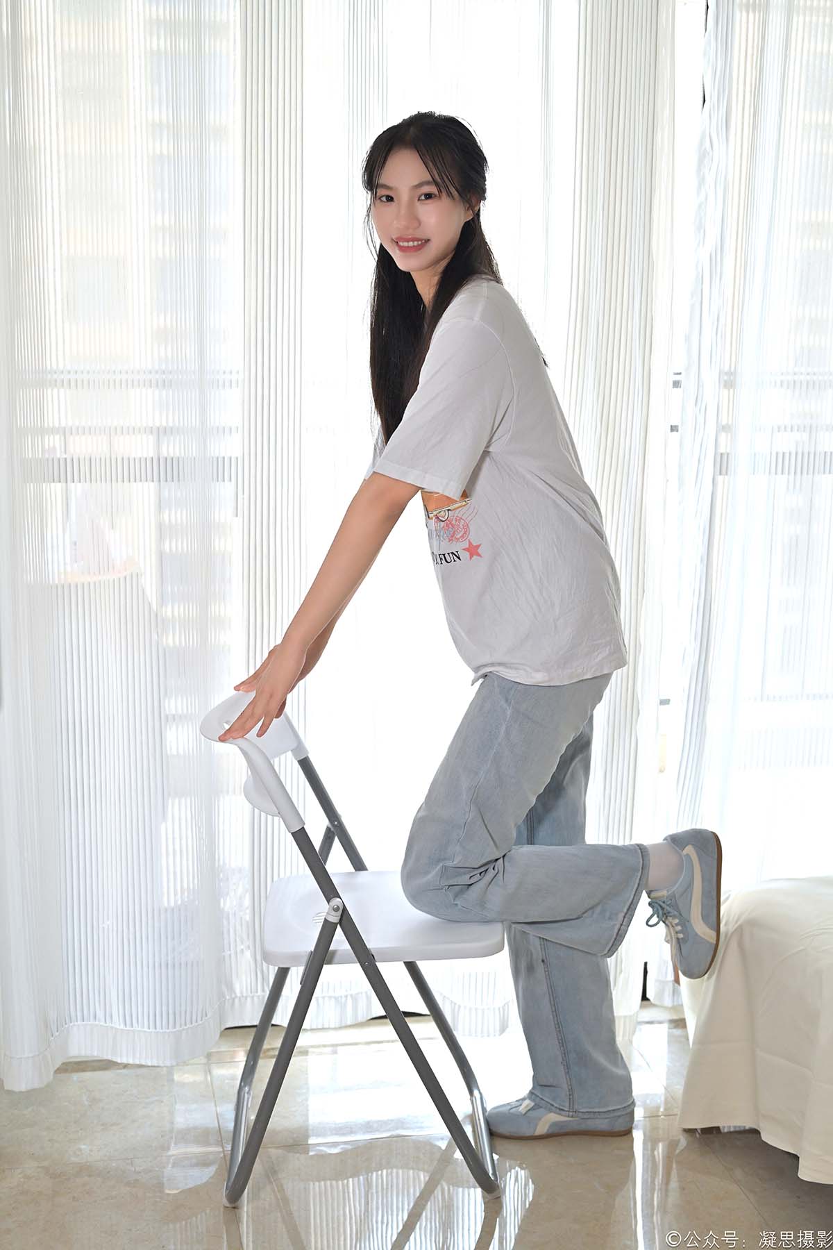 凝思摄影 NO.019 德美-T恤、短白袜、平底鞋