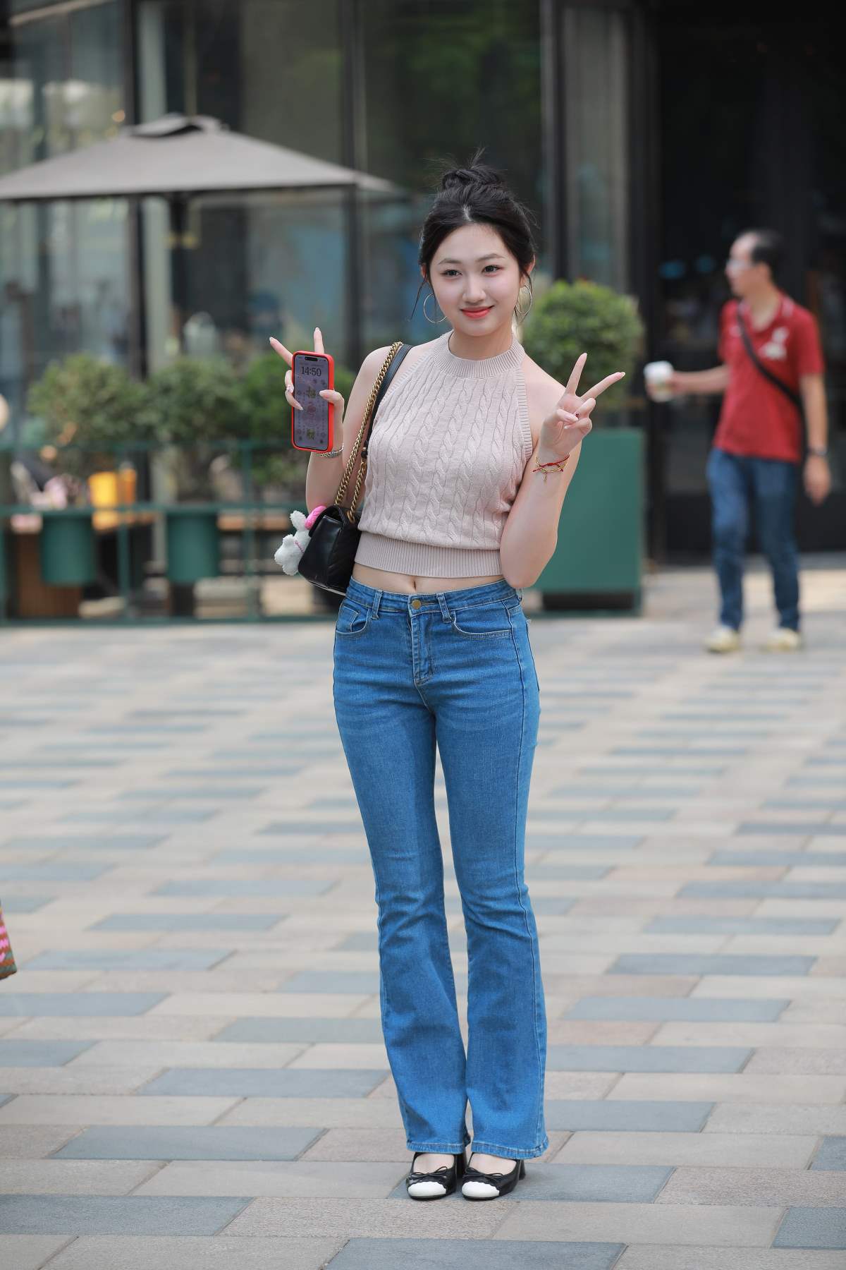 精选街拍作品 NO.4877 甜美露背牛仔裤