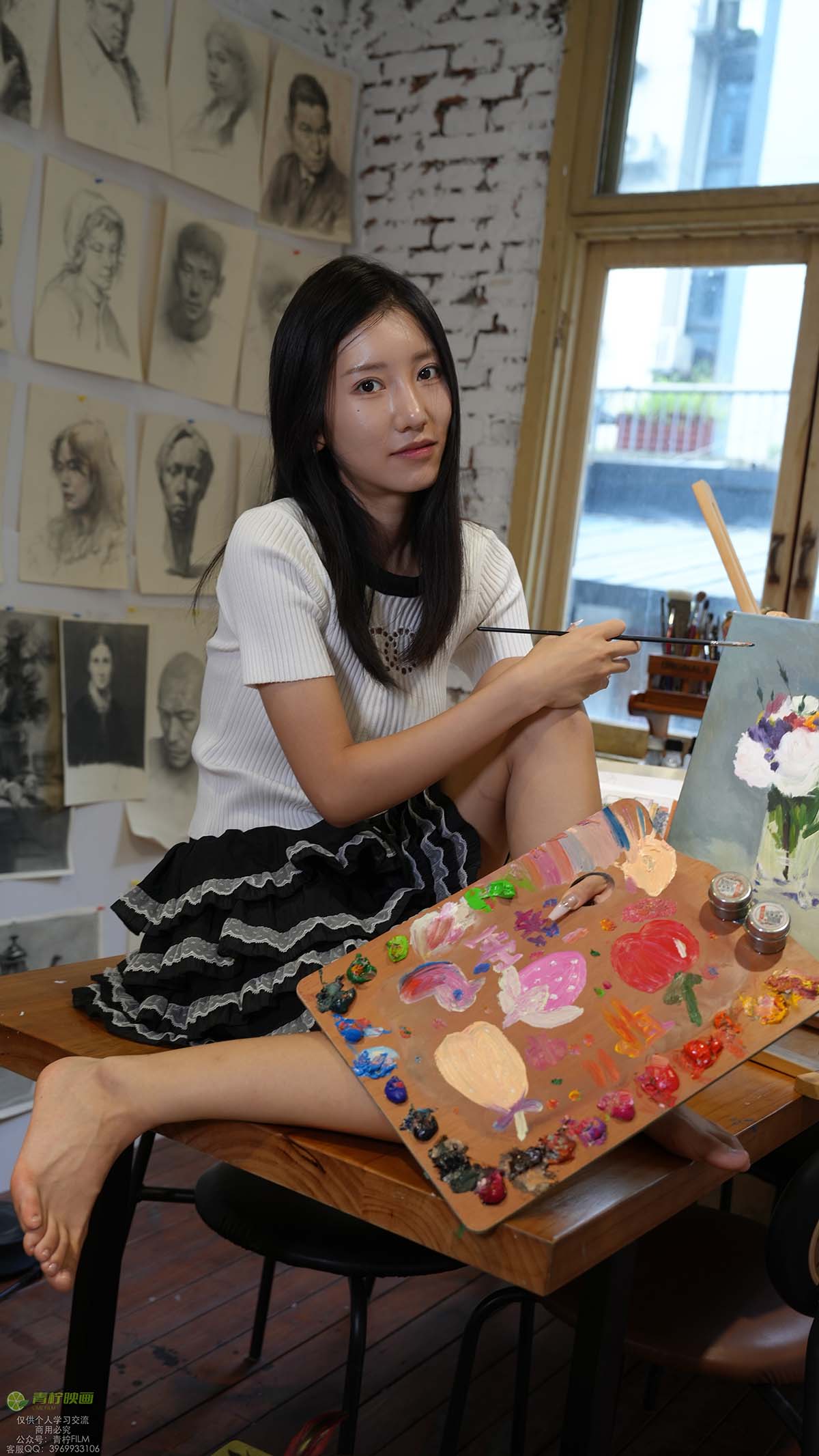 青柠映画 NO.052 – 芥末 画室短裙